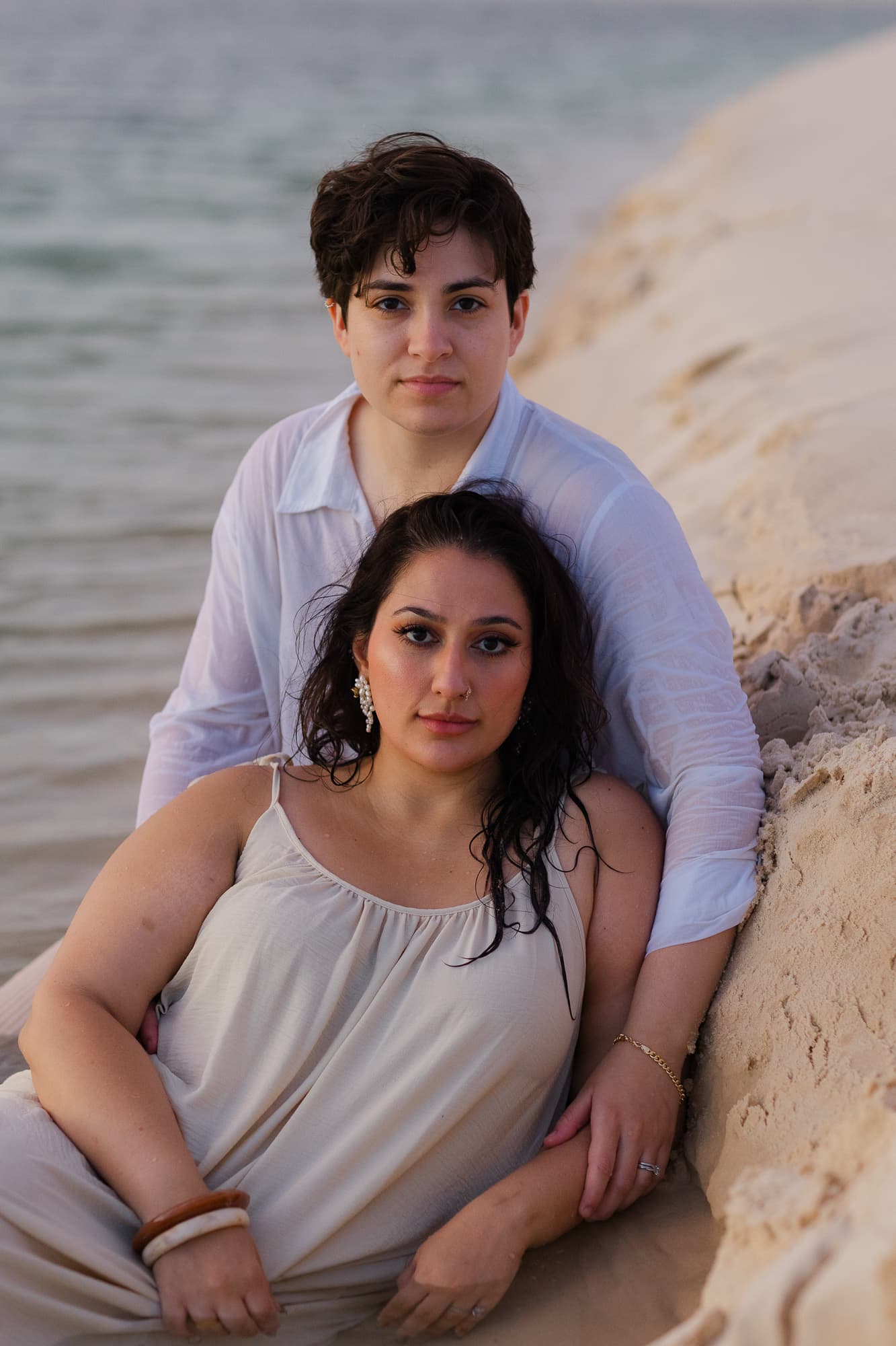 Amana e Julie, momento espontâneo do casal, Santo Amaro, Lençóis Maranhenses