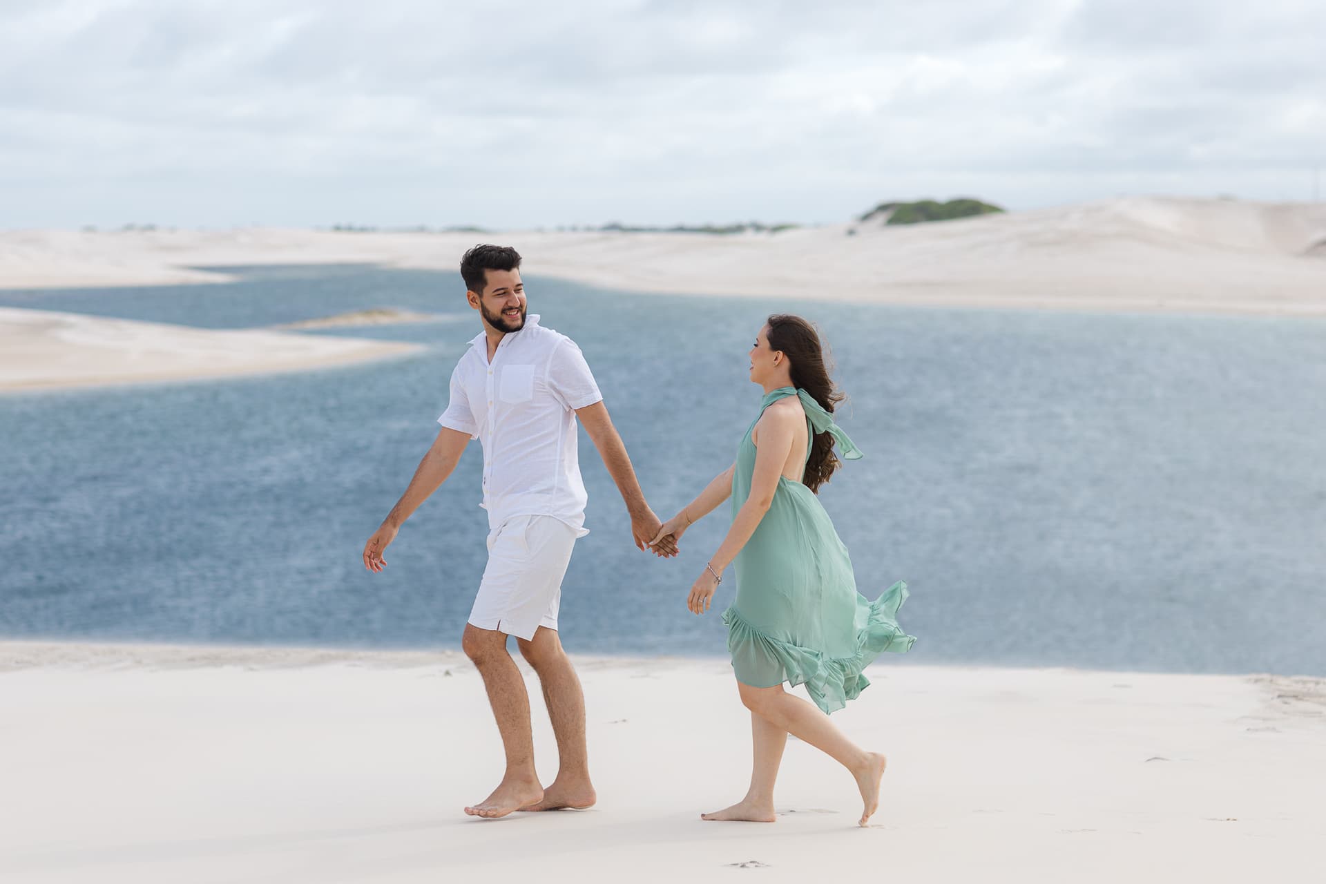 Amanda e Guilherme, retrato ao ar livre nos Lençóis, Santo Amaro, Lençóis Maranhenses