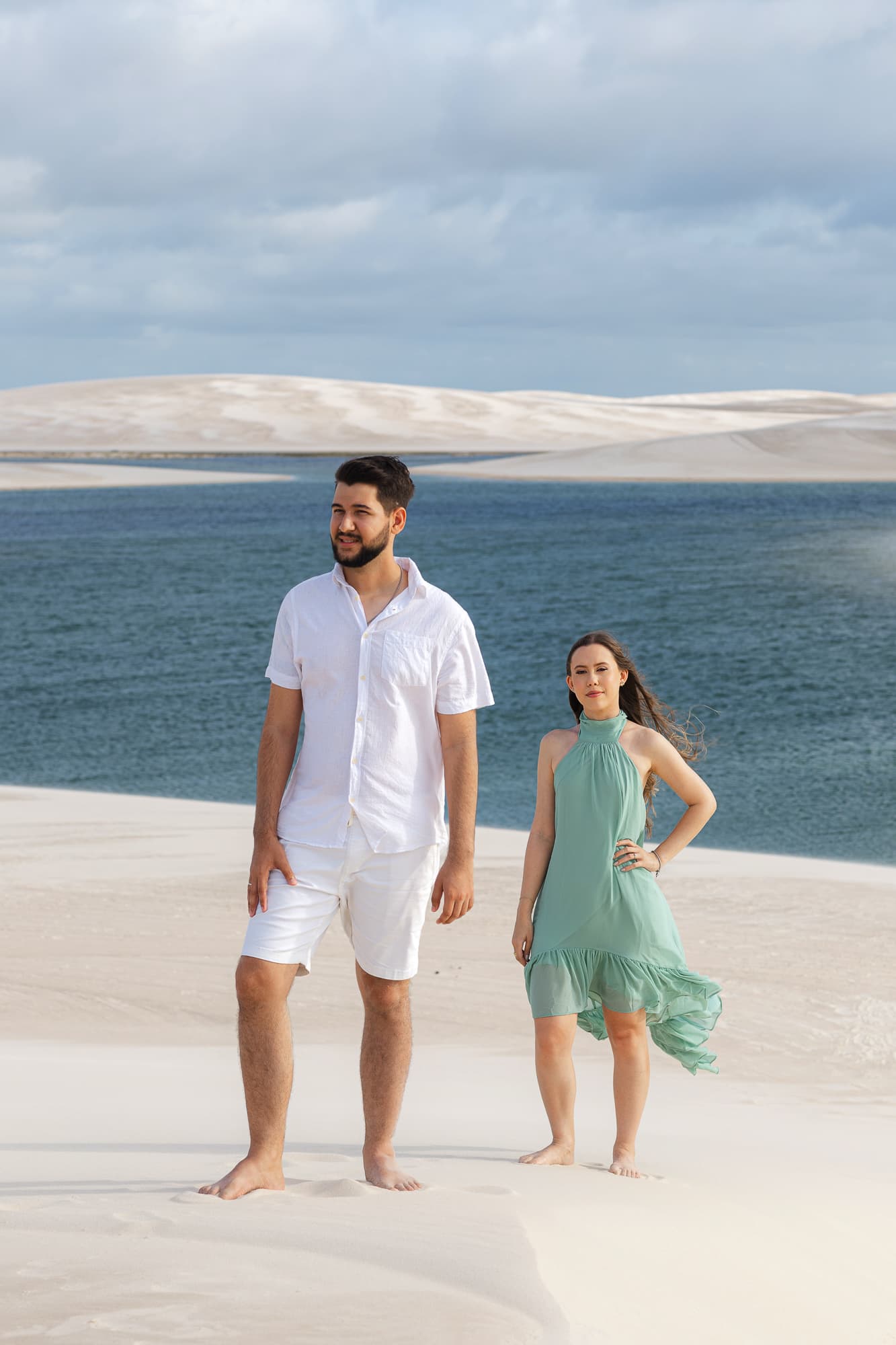 Amanda e Guilherme, momento de cumplicidade nas dunas, Santo Amaro, Lençóis Maranhenses