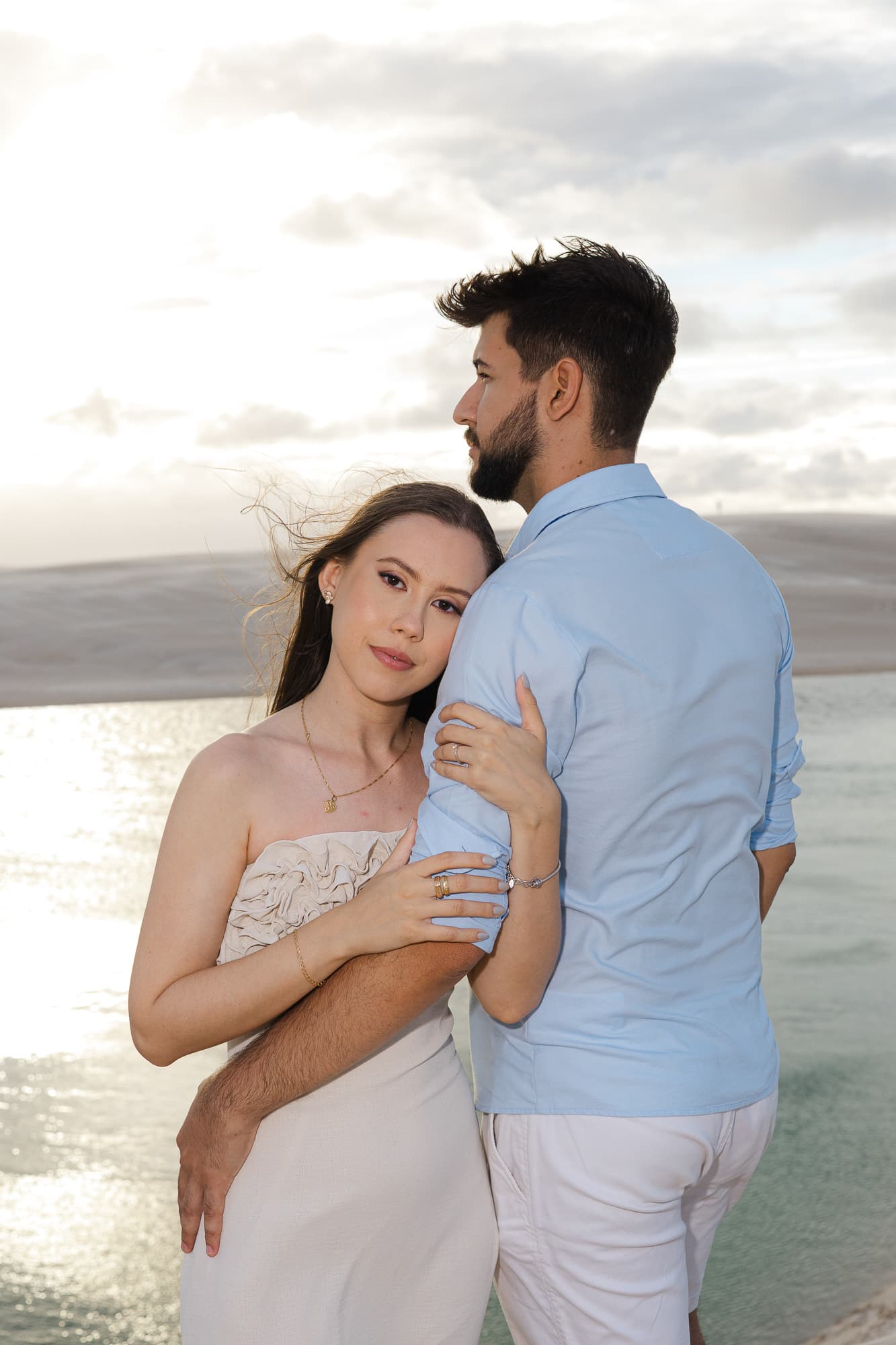 Amanda e Guilherme, momento de cumplicidade nas dunas, Santo Amaro, Lençóis Maranhenses