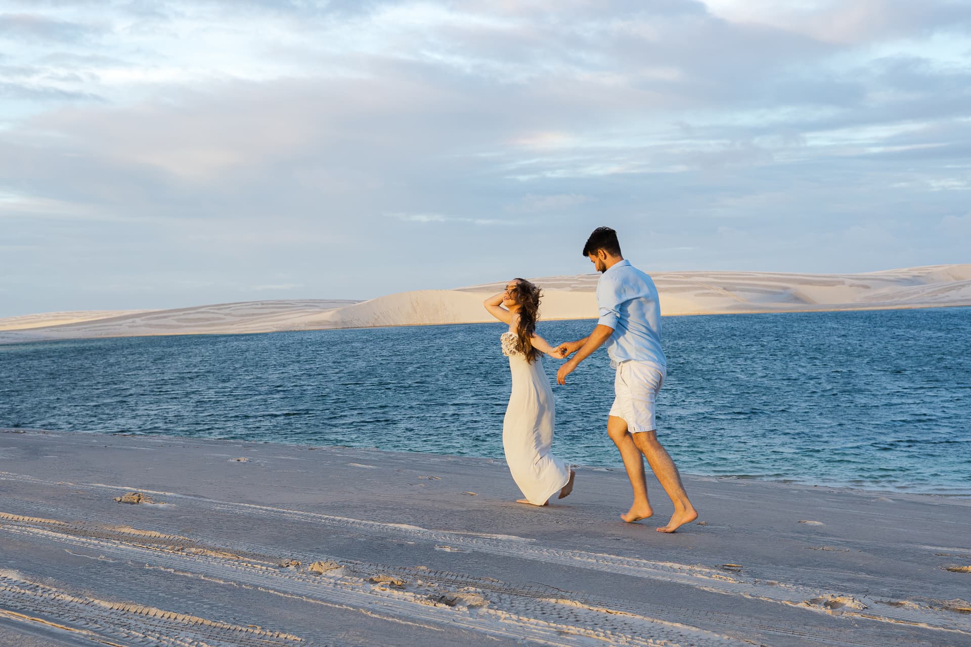 Amanda e Guilherme, momento espontâneo do casal, Santo Amaro, Lençóis Maranhenses