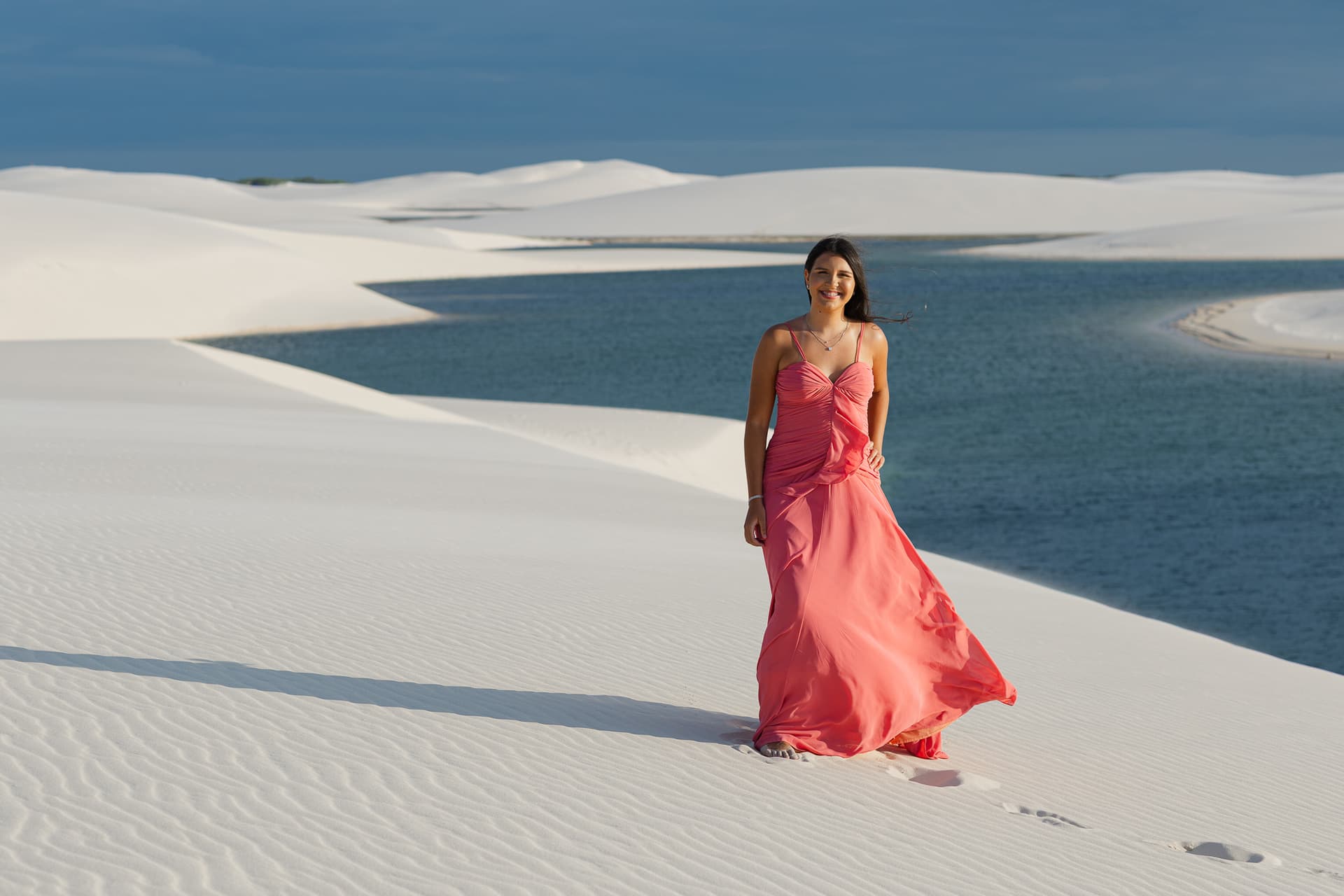 Ana Paula, debutante na luz dourada, Santo Amaro, Lençóis Maranhenses