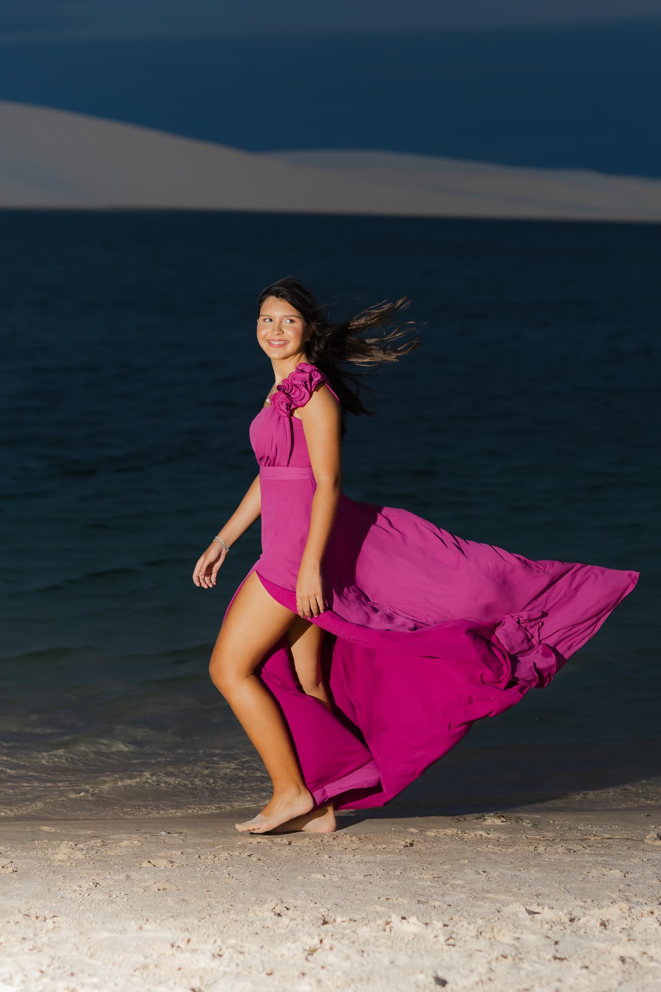 Ana Paula, sorriso ao pôr do sol nas dunas, Santo Amaro, Lençóis Maranhenses