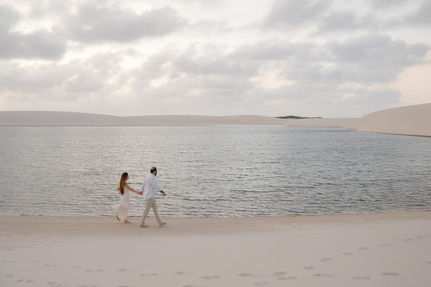 Bethanya e Dyhego, momento espontâneo do casal, Santo Amaro, Lençóis Maranhenses