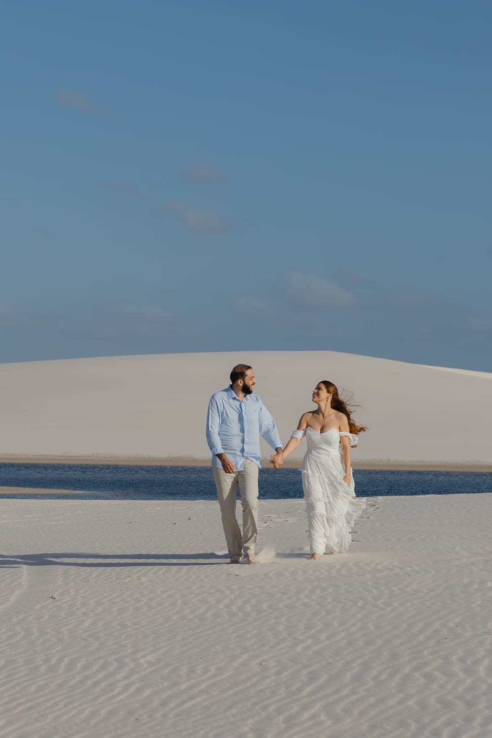 Bethanya e Dyhego, momento espontâneo do casal, Santo Amaro, Lençóis Maranhenses