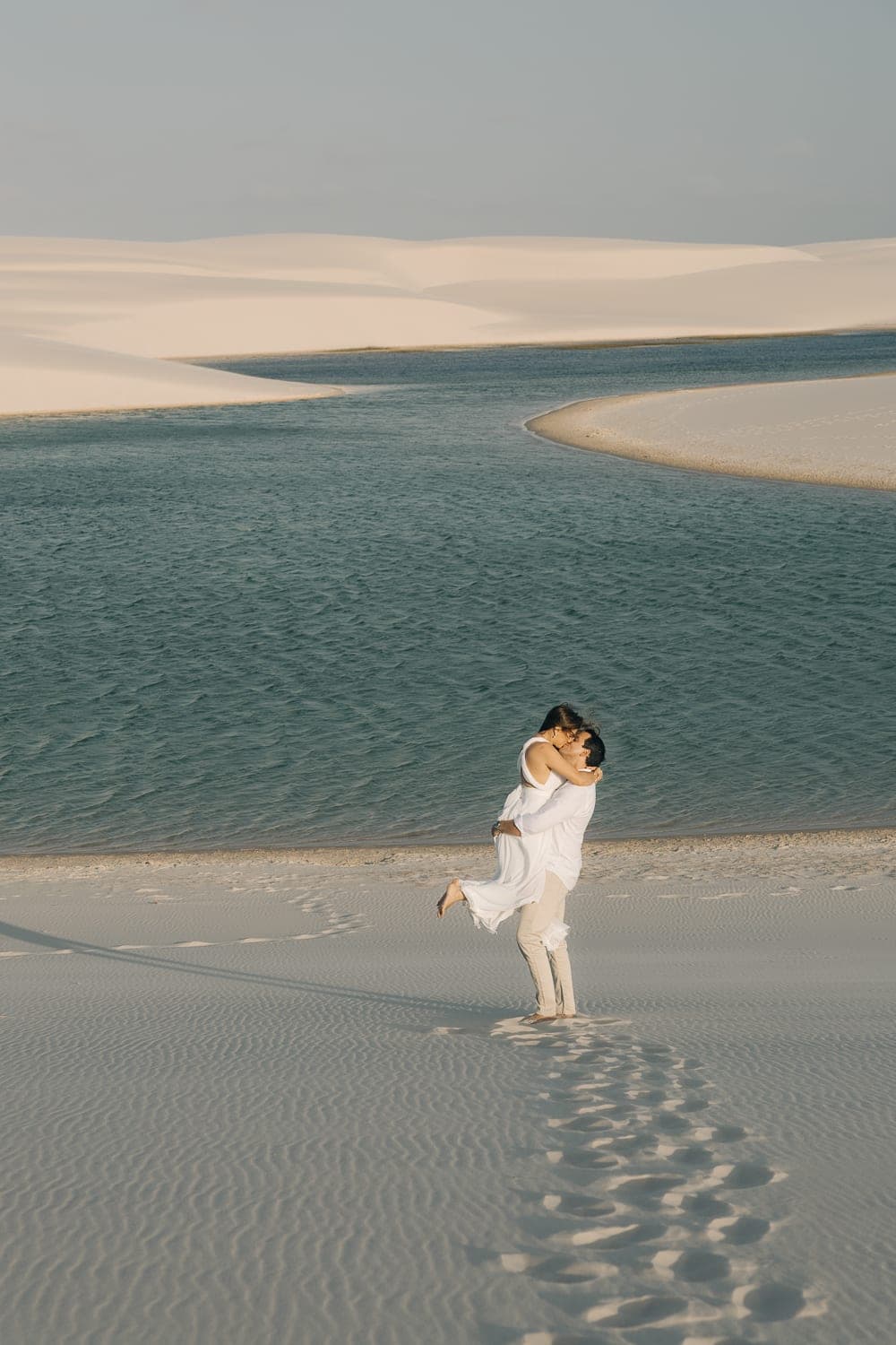 Estefânia e Daniel, ensaio fotográfico nas dunas brancas, Santo Amaro, Lençóis Maranhenses