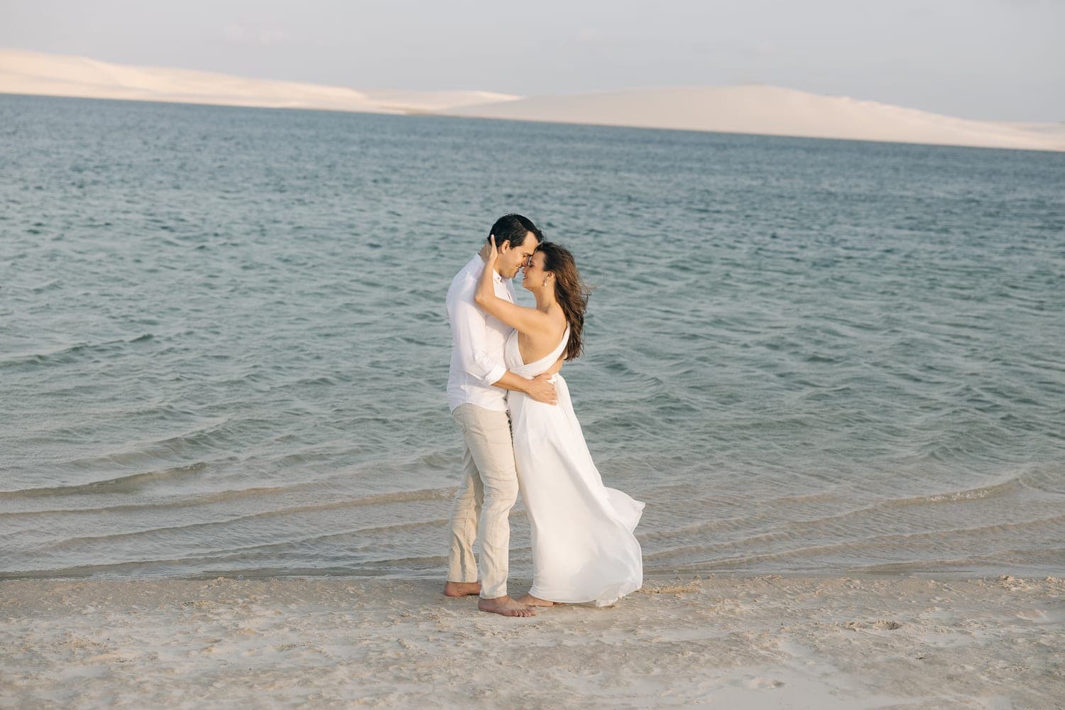 Estefânia e Daniel, casal nas lagoas azuis, Santo Amaro, Lençóis Maranhenses