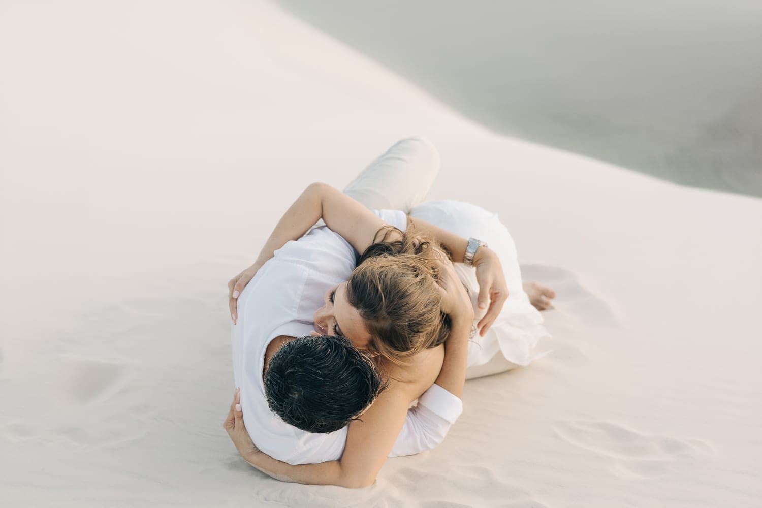 Estefânia e Daniel, momento de cumplicidade nas dunas, Santo Amaro, Lençóis Maranhenses