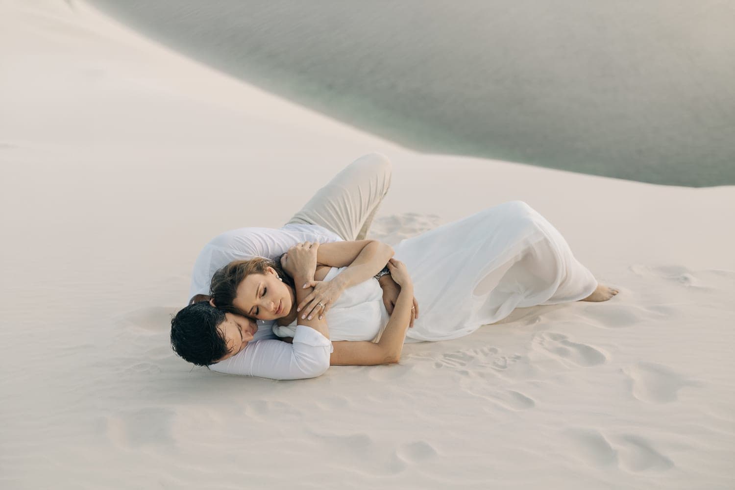 Estefânia e Daniel, casal nas lagoas azuis, Santo Amaro, Lençóis Maranhenses