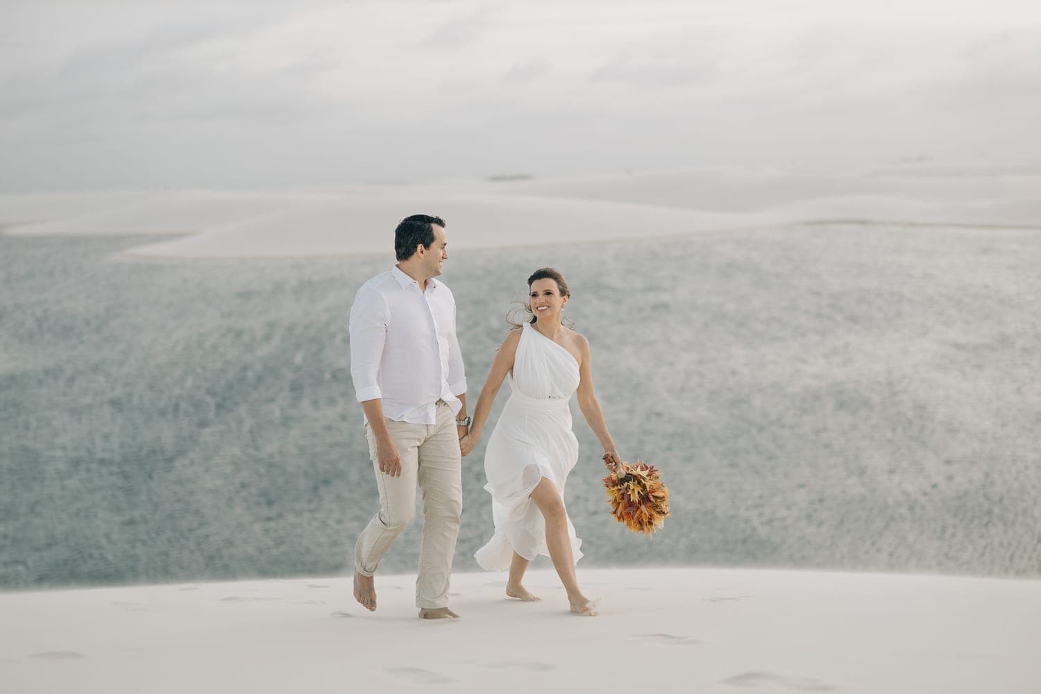 Estefânia e Daniel, retrato ao ar livre nos Lençóis, Santo Amaro, Lençóis Maranhenses