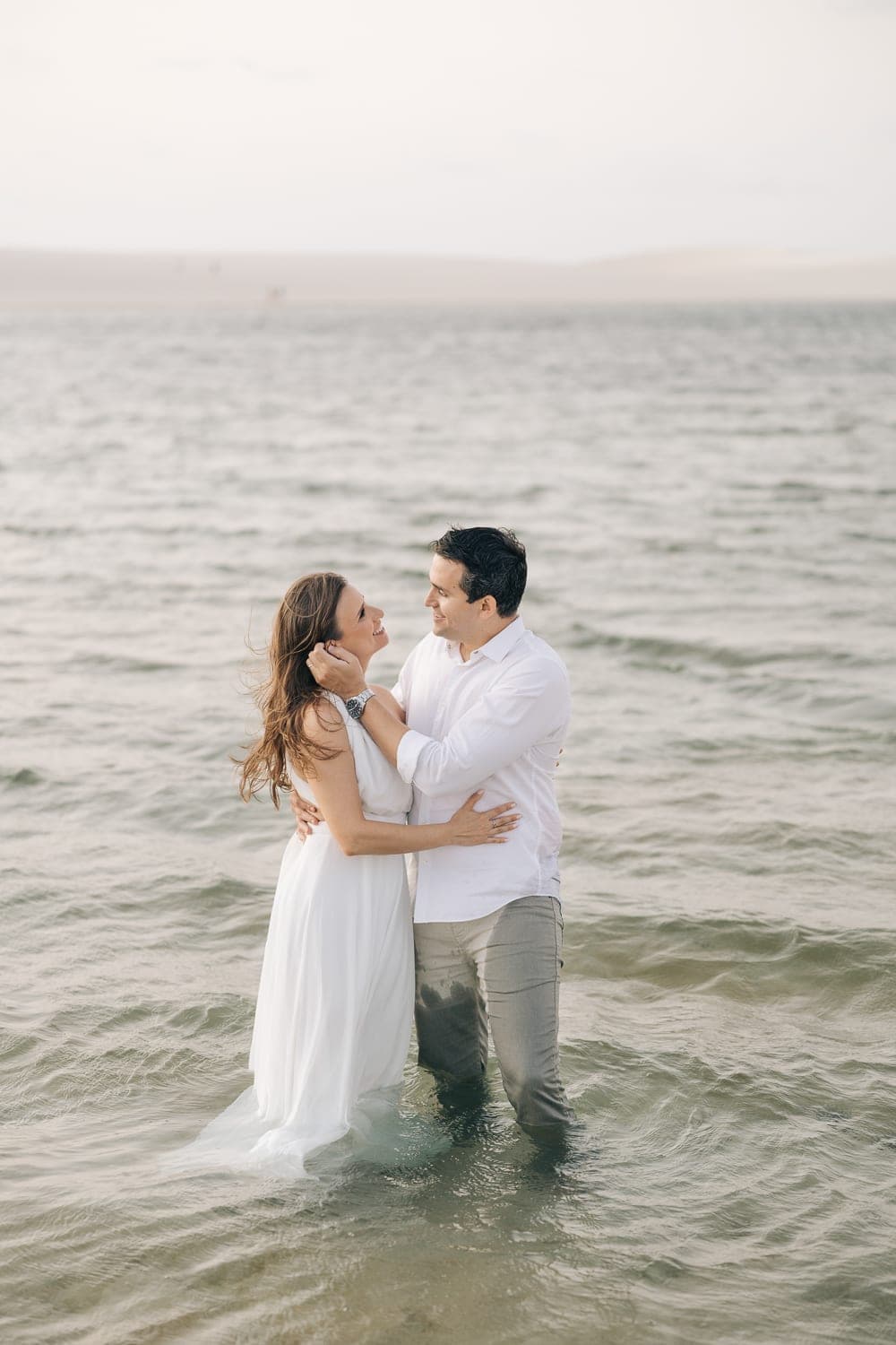 Estefânia e Daniel, casal nas lagoas azuis, Santo Amaro, Lençóis Maranhenses