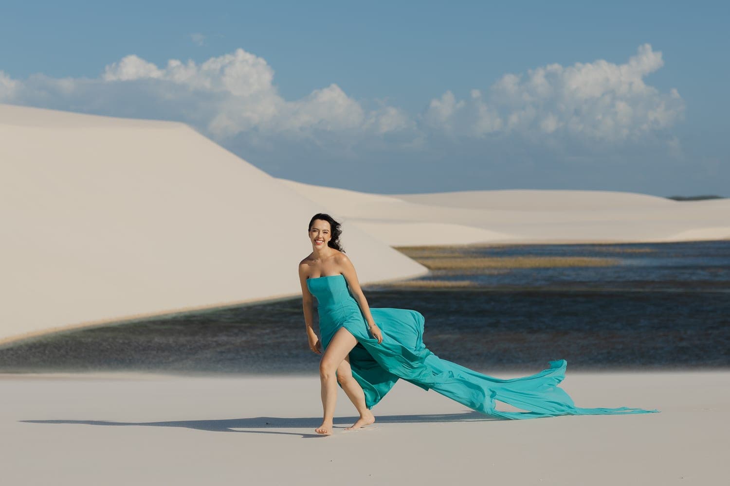 Fernanda e Felipe, beijo ao pôr do sol nas dunas, Barreirinhas, Lençóis Maranhenses