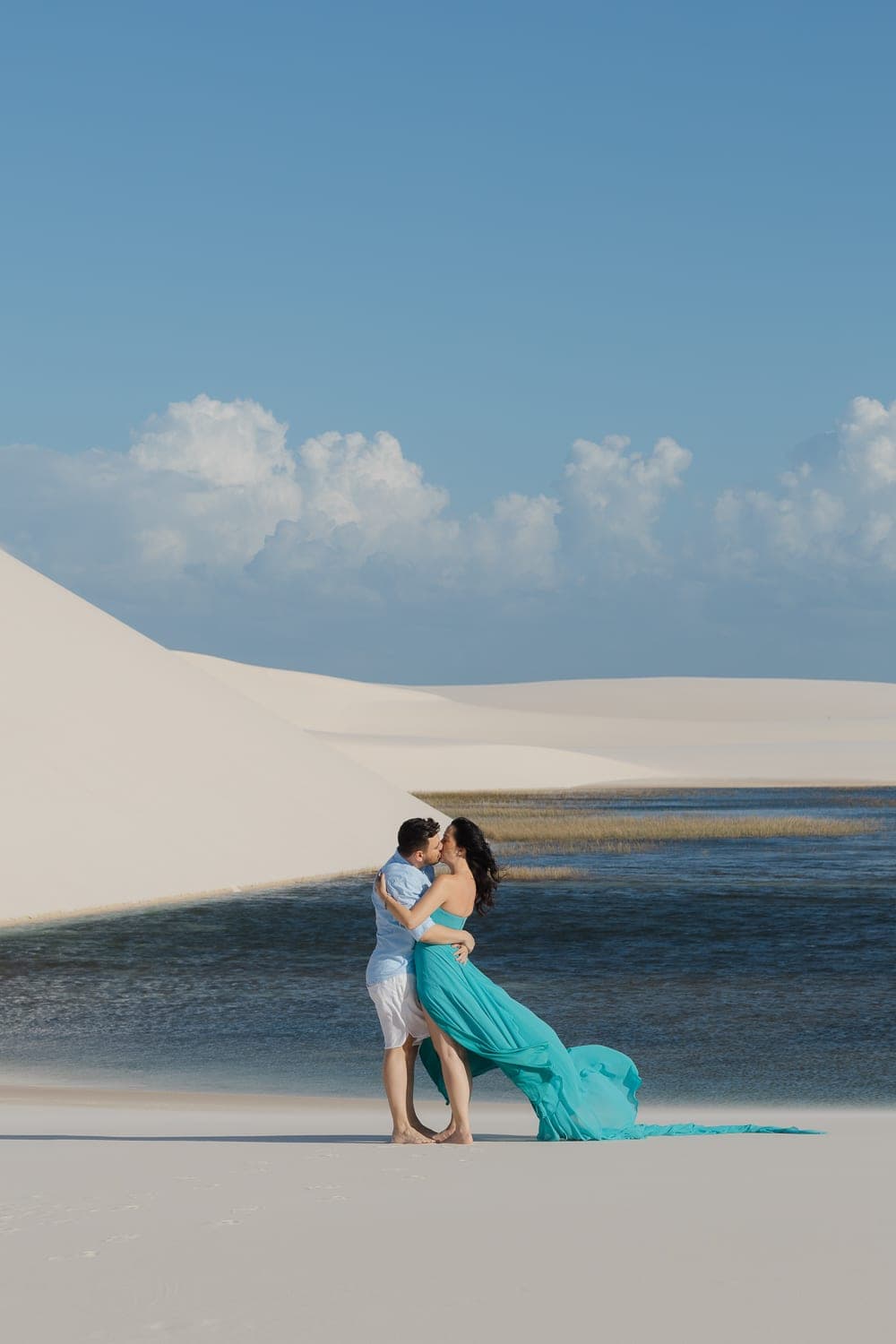 Fernanda e Felipe, retrato ao ar livre nos Lençóis, Barreirinhas, Lençóis Maranhenses