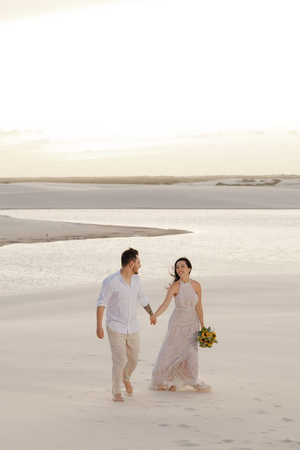 Fernanda e Felipe, momento de cumplicidade nas dunas, Barreirinhas, Lençóis Maranhenses