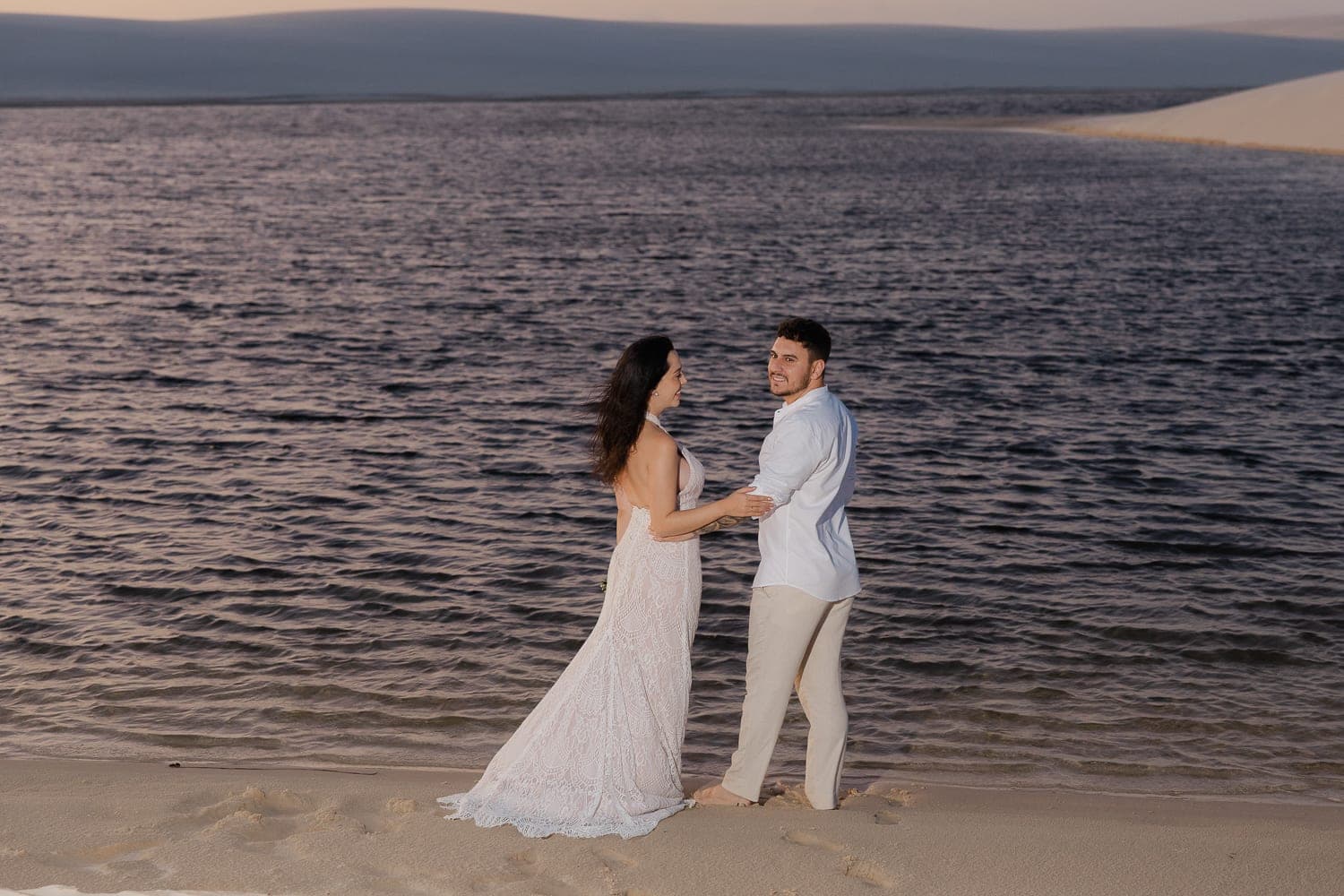 Fernanda e Felipe, retrato ao ar livre nos Lençóis, Barreirinhas, Lençóis Maranhenses