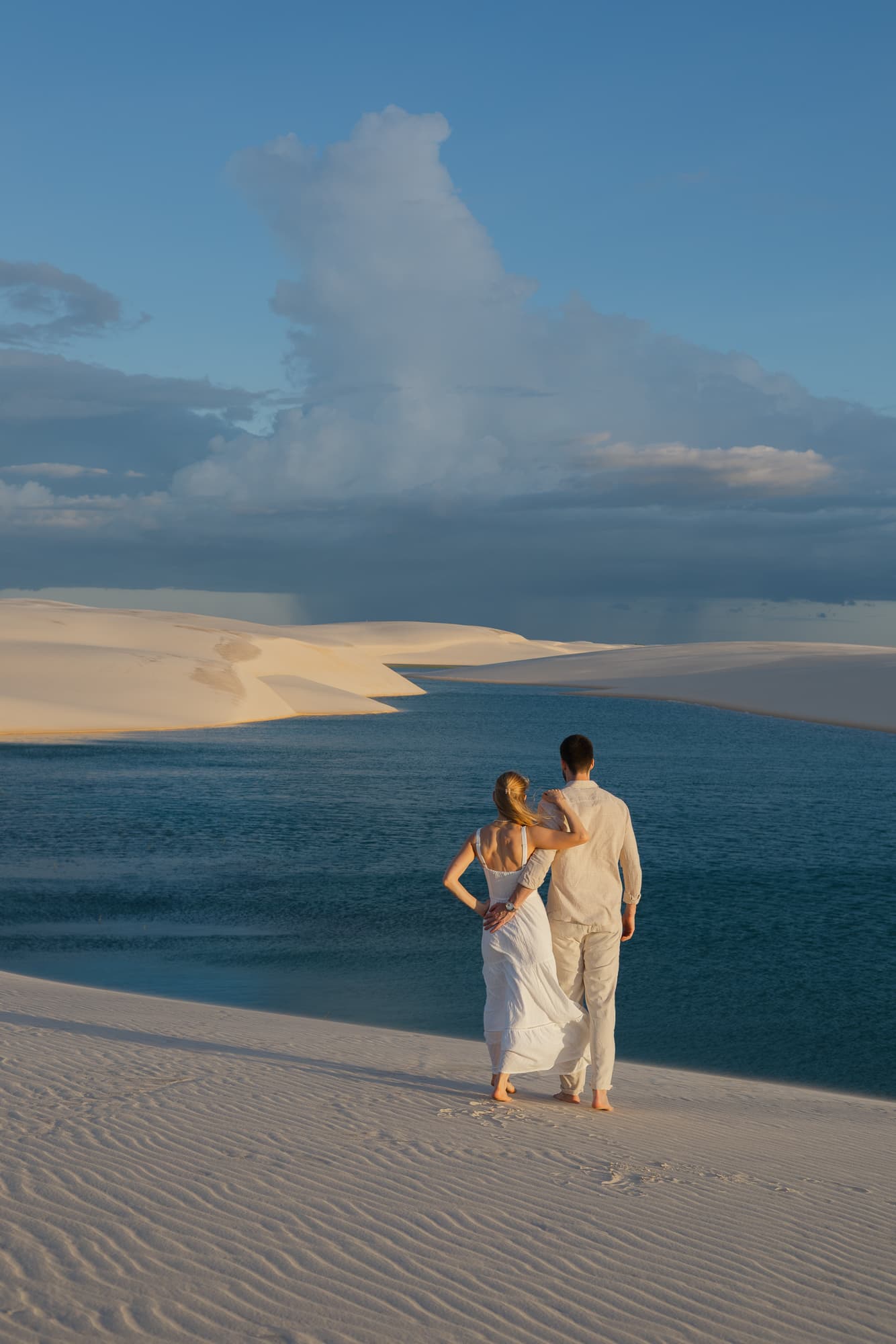 Isabella e Matheus, momento de cumplicidade nas dunas, Atins, Lençóis Maranhenses