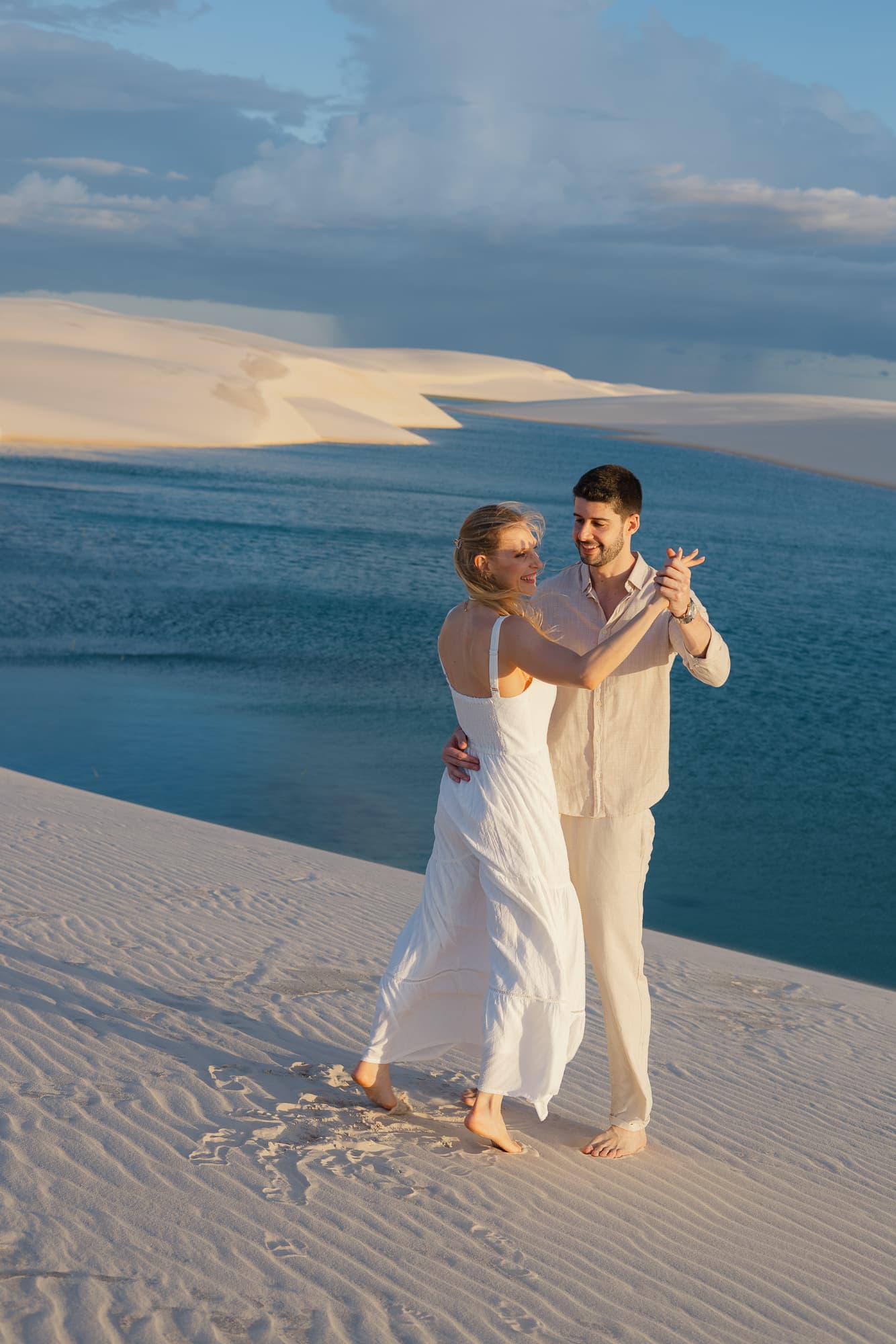 Isabella e Matheus, casal nas lagoas azuis, Atins, Lençóis Maranhenses