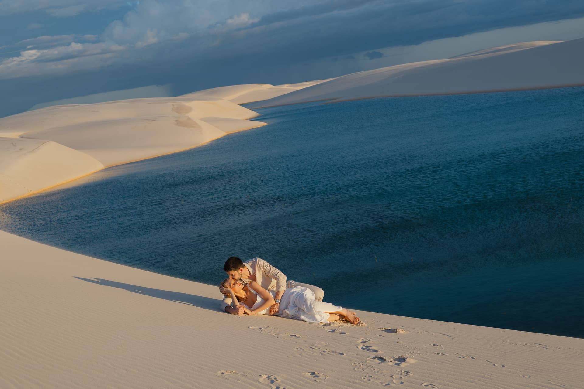 Isabella e Matheus, retrato ao ar livre nos Lençóis, Atins, Lençóis Maranhenses
