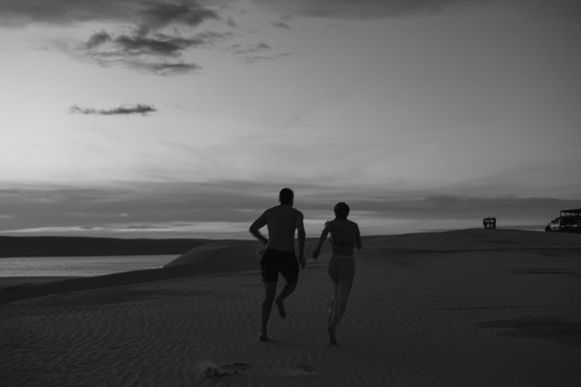 Isabella e Matheus, casal nas lagoas azuis, Atins, Lençóis Maranhenses