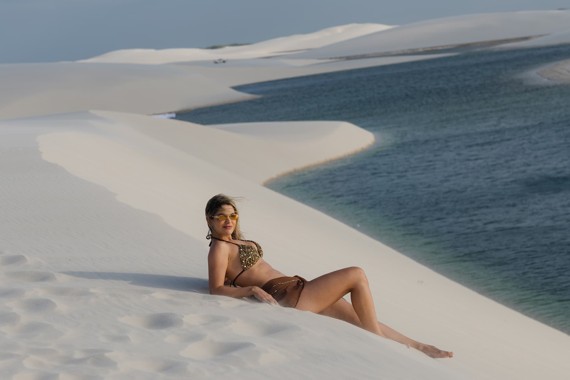 Jéssica e Vitor, silhueta ao entardecer, Santo Amaro, Lençóis Maranhenses