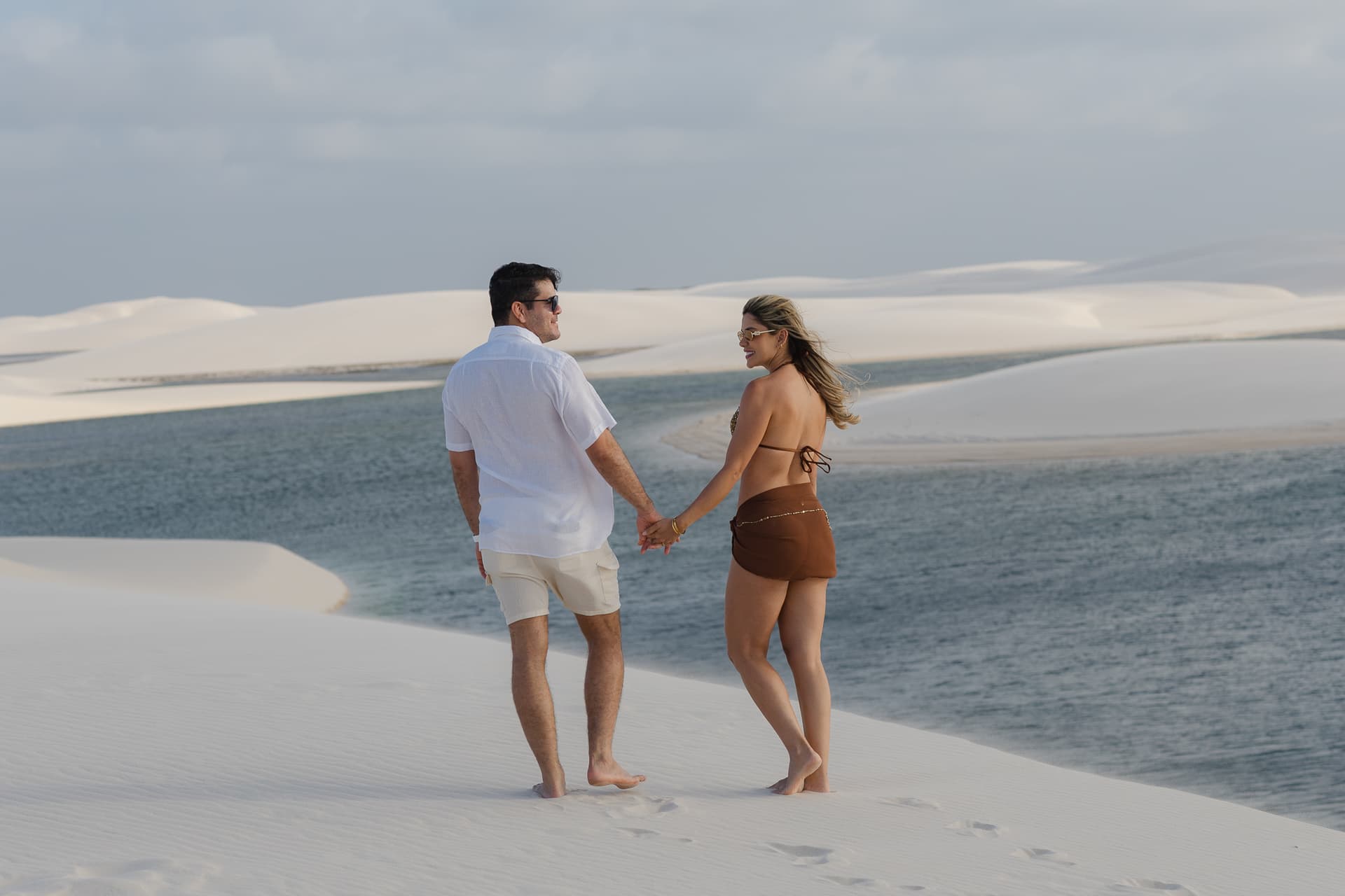 Jéssica e Vitor, close romântico do casal, Santo Amaro, Lençóis Maranhenses
