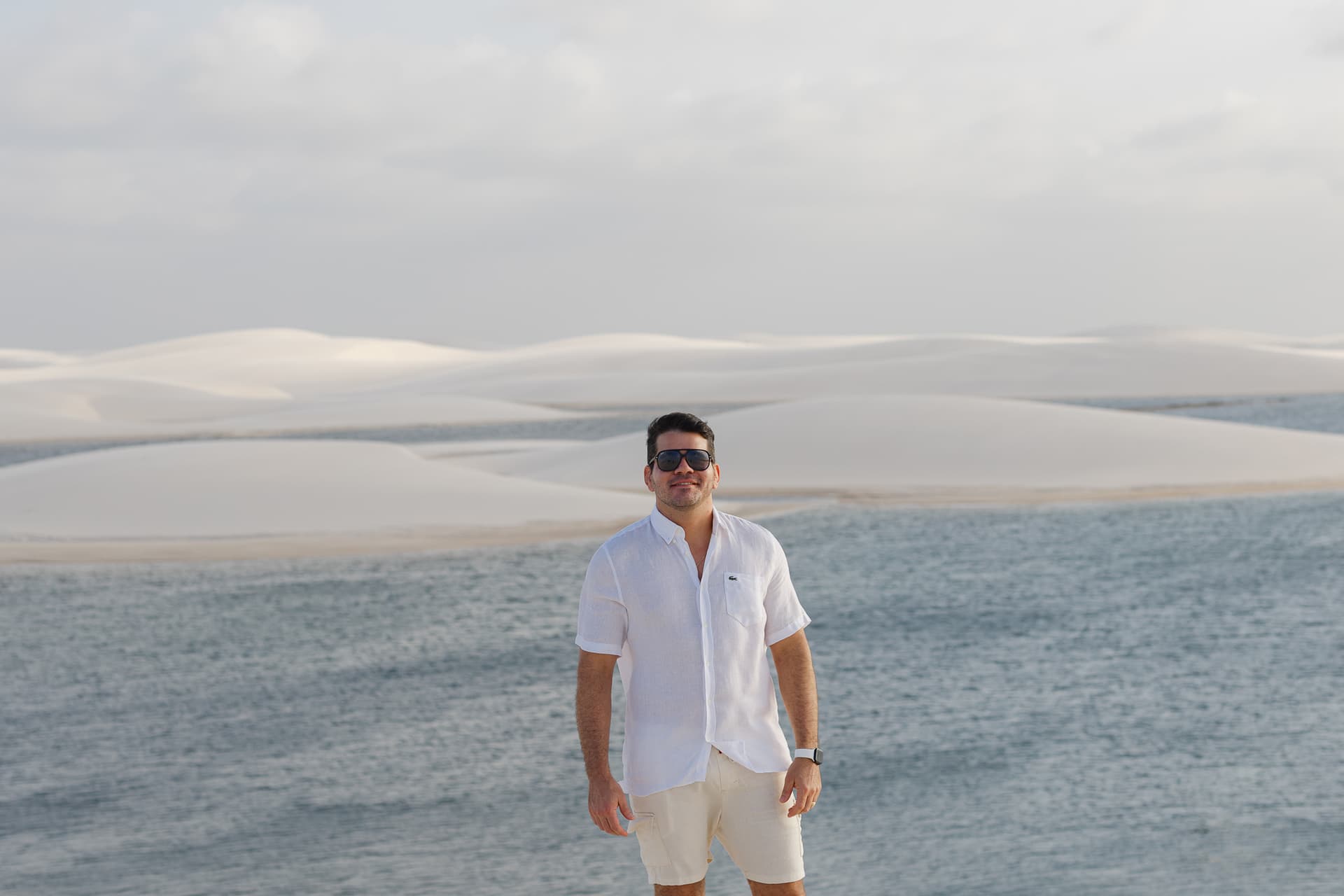Jéssica e Vitor, silhueta ao entardecer, Santo Amaro, Lençóis Maranhenses