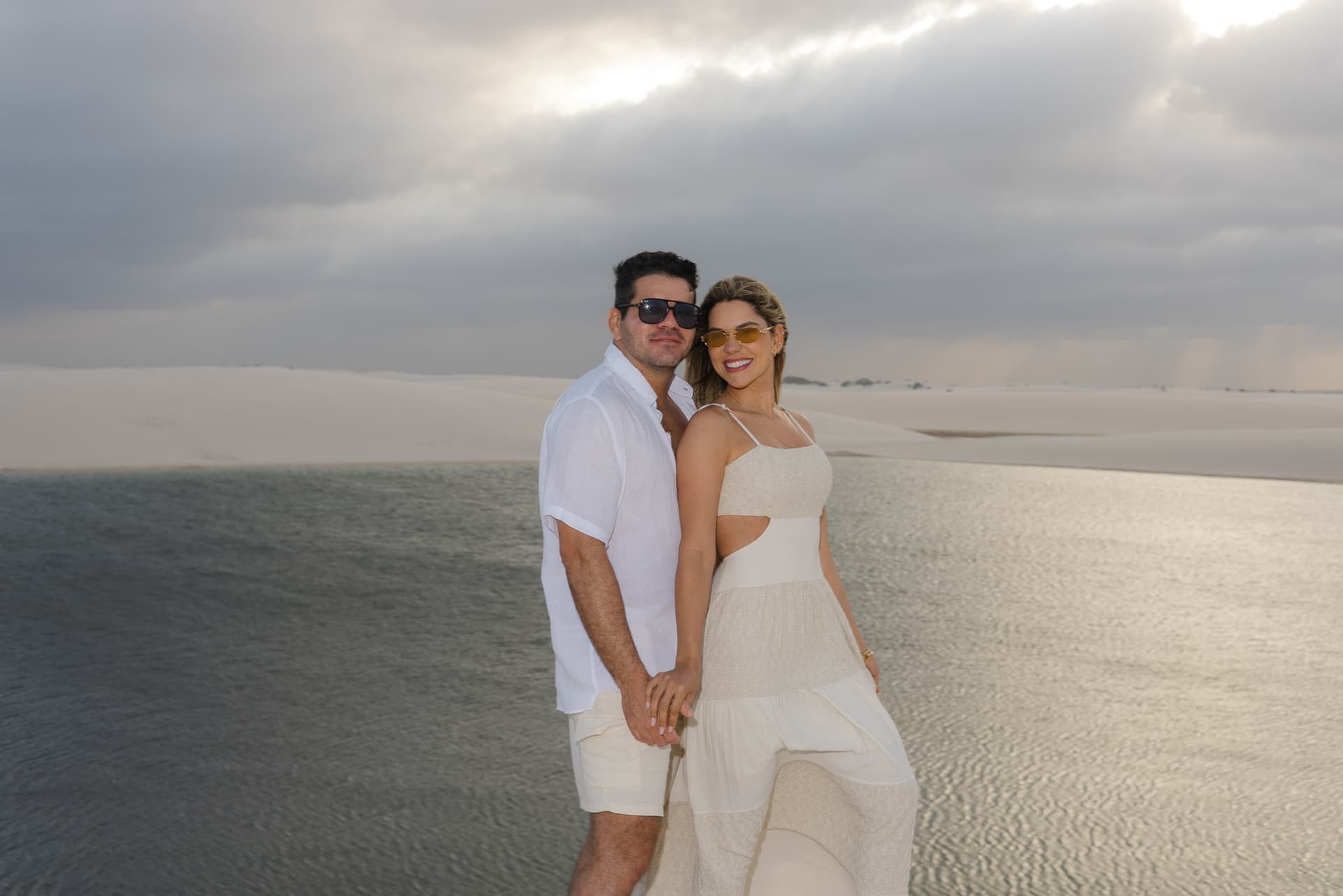 Jéssica e Vitor, momento de cumplicidade nas dunas, Santo Amaro, Lençóis Maranhenses
