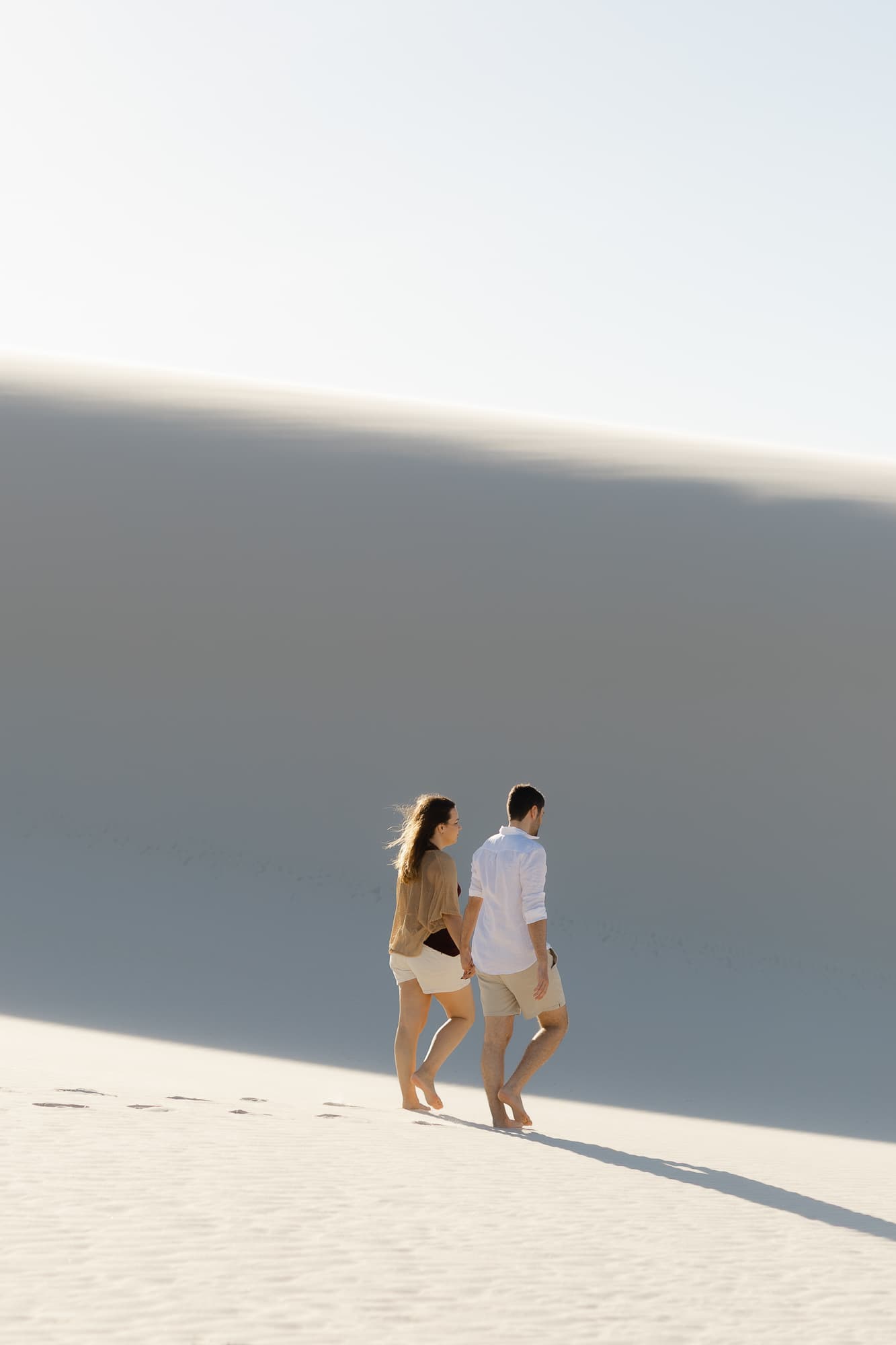 Júlia e Guilherme, momento de cumplicidade nas dunas, Atins, Lençóis Maranhenses
