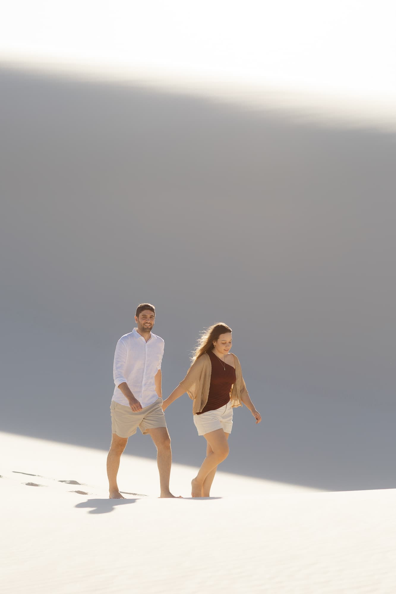 Júlia e Guilherme, silhueta ao entardecer, Atins, Lençóis Maranhenses