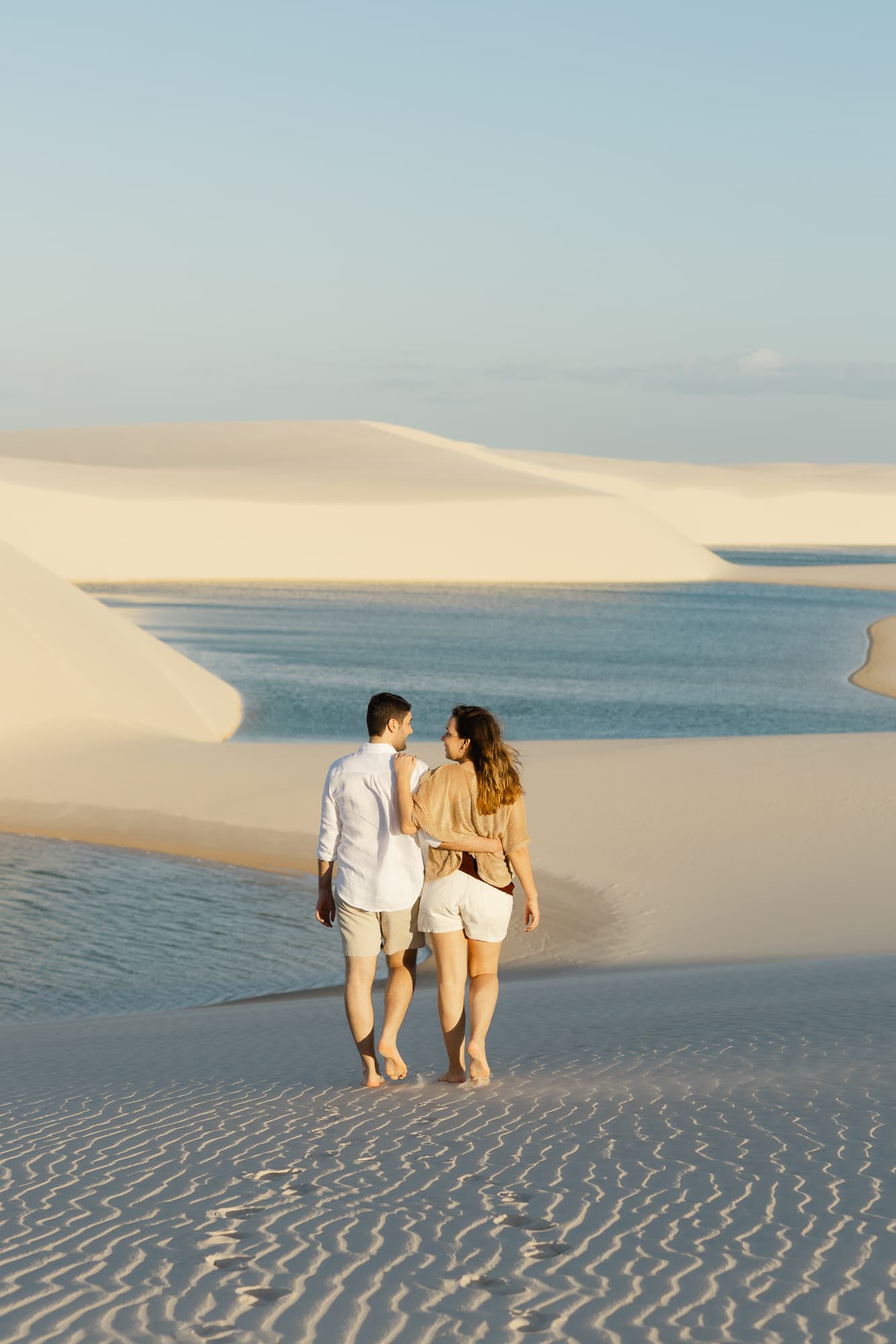 Júlia e Guilherme, retrato ao ar livre nos Lençóis, Atins, Lençóis Maranhenses