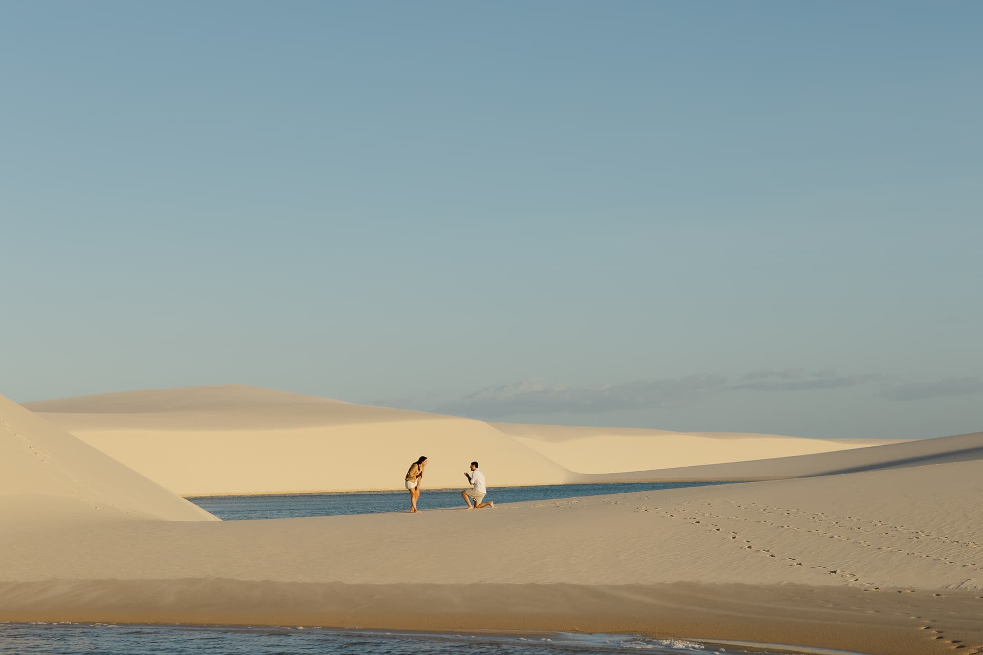 Júlia e Guilherme, retrato nas lagoas cristalinas, Atins, Lençóis Maranhenses