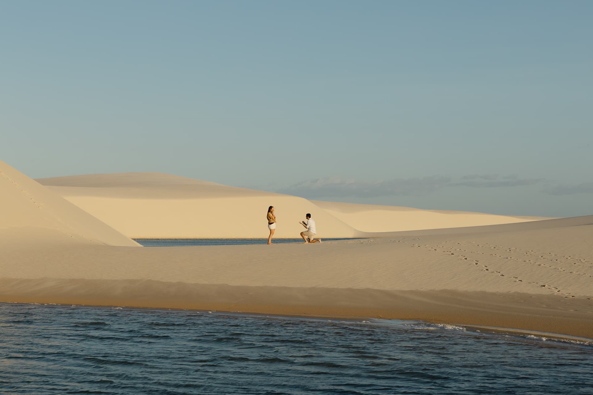 Júlia e Guilherme, close romântico do casal, Atins, Lençóis Maranhenses