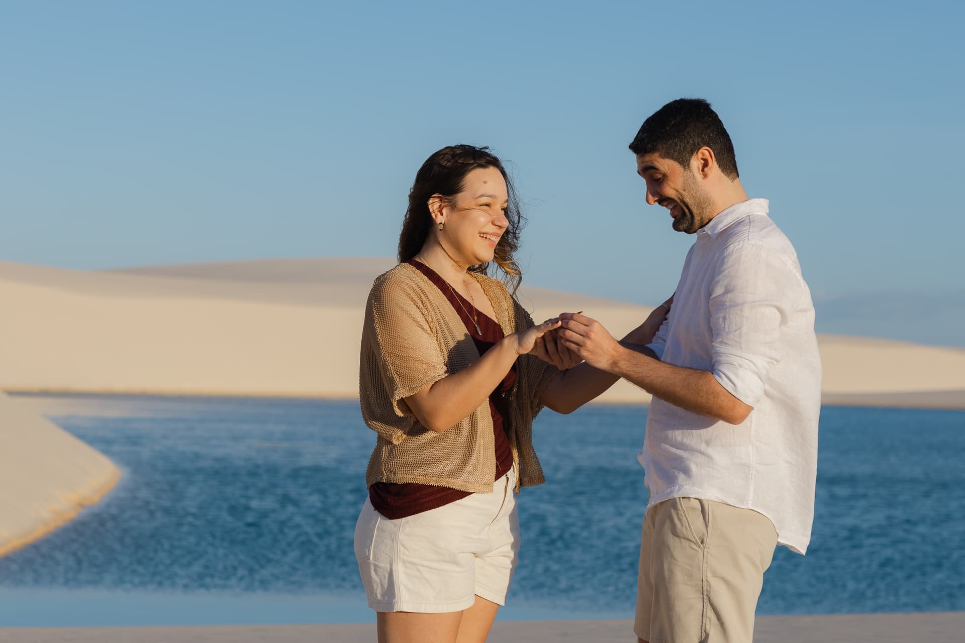 Júlia e Guilherme, casal nas lagoas azuis, Atins, Lençóis Maranhenses