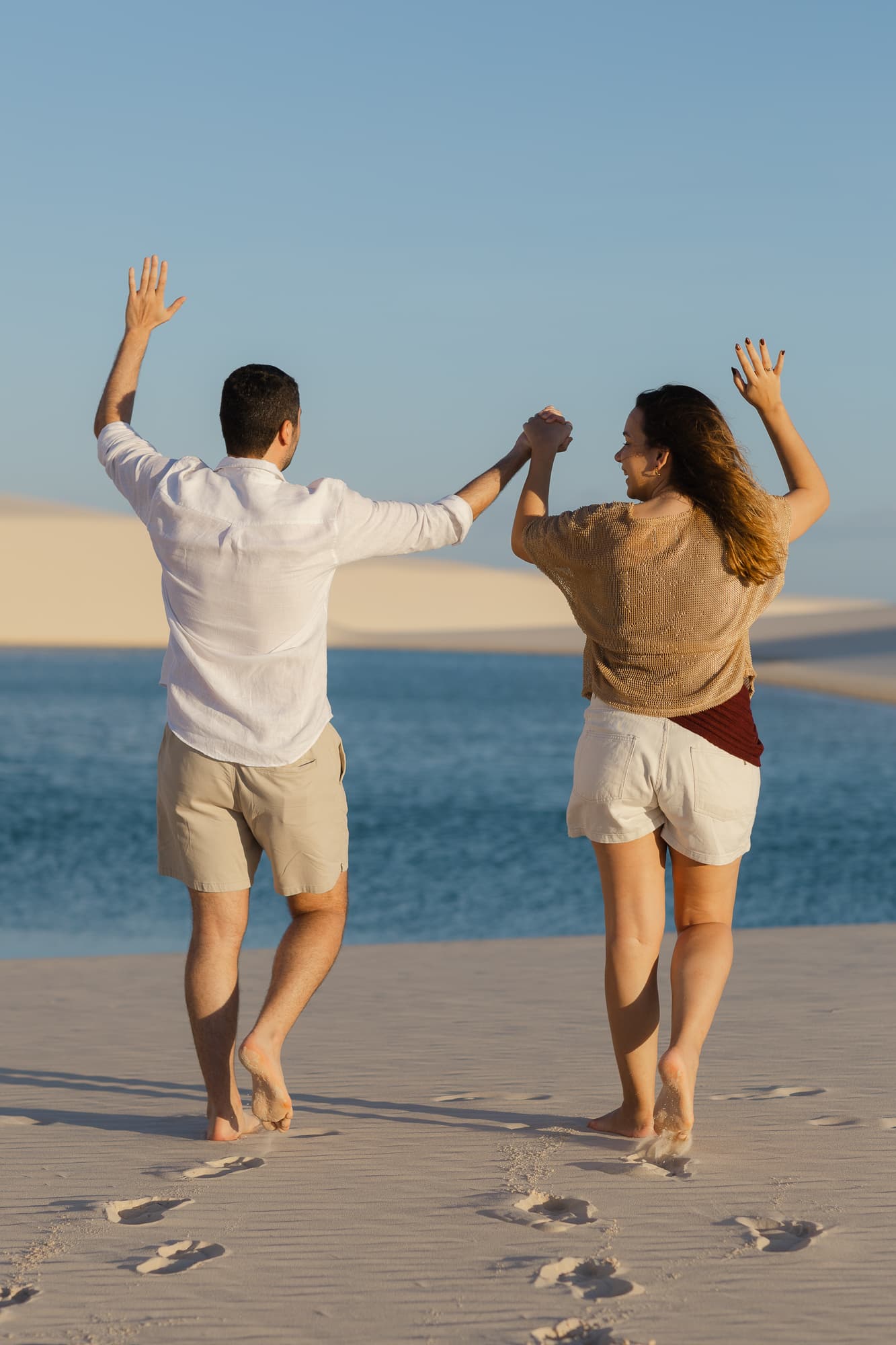 Júlia e Guilherme, retrato ao ar livre nos Lençóis, Atins, Lençóis Maranhenses