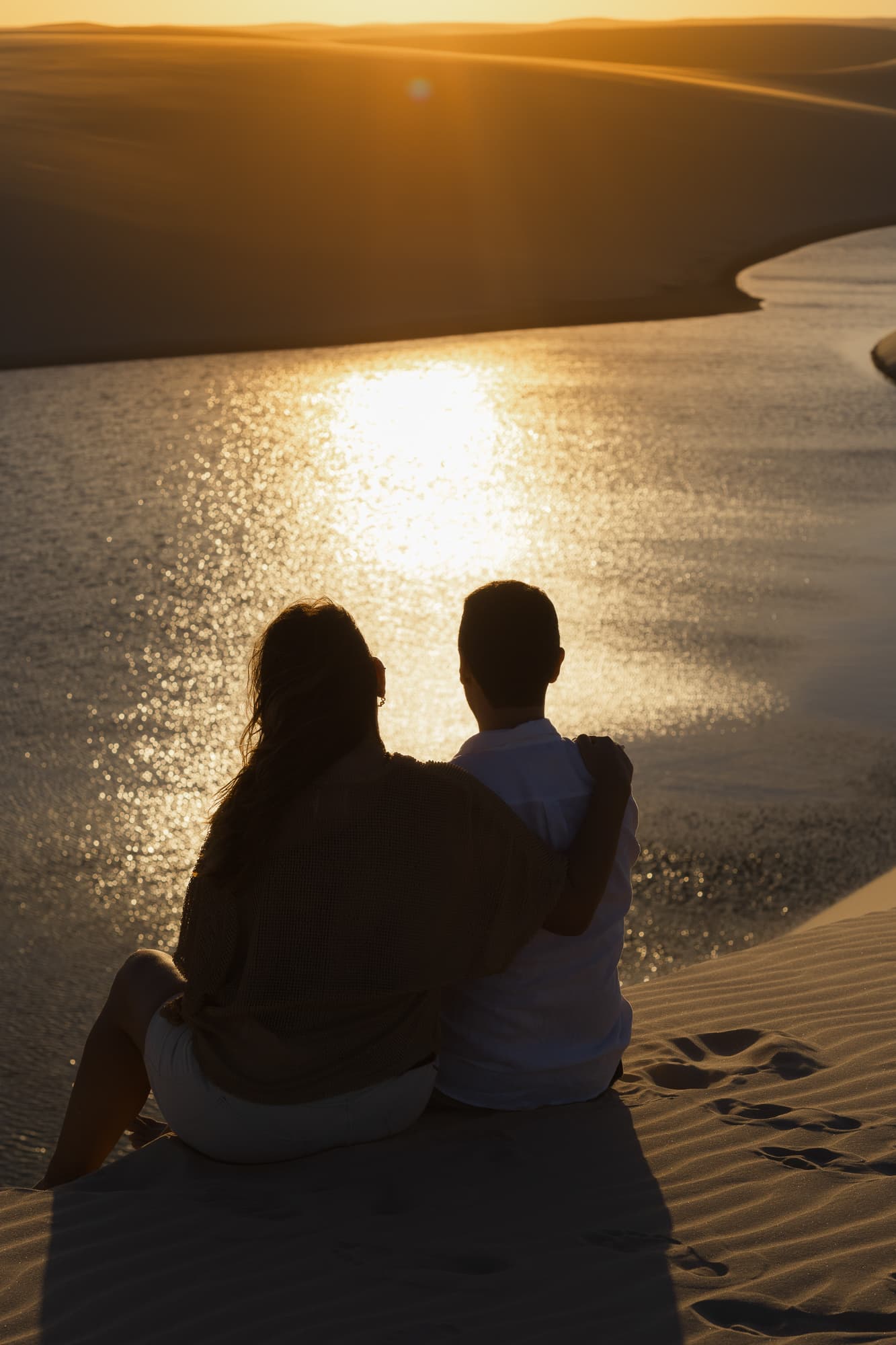 Júlia e Guilherme, casal nas lagoas azuis, Atins, Lençóis Maranhenses