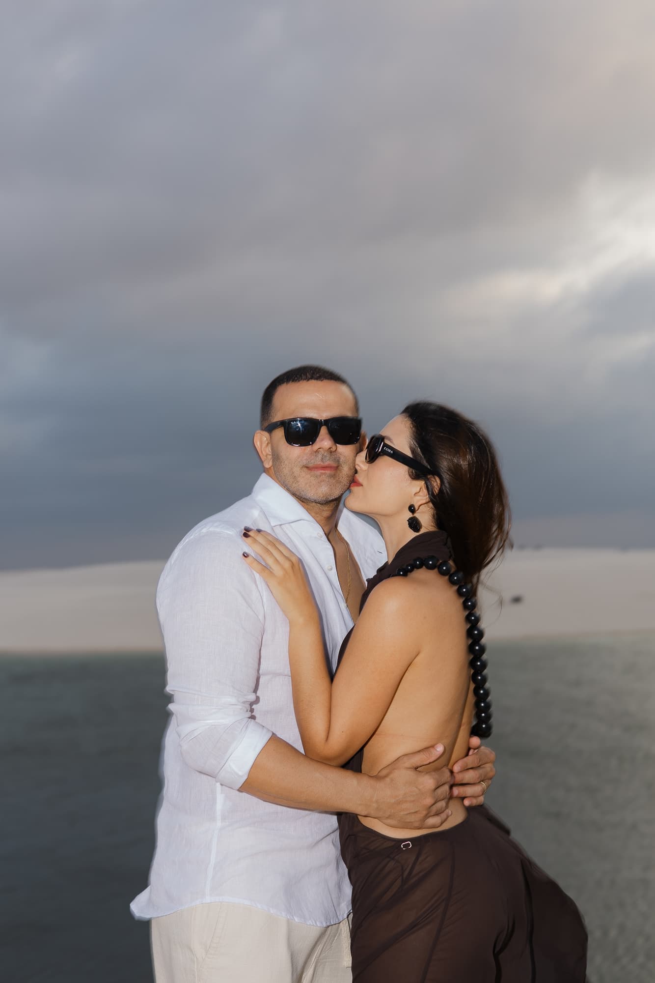 Lívia e José, beijo ao pôr do sol nas dunas, Santo Amaro, Lençóis Maranhenses