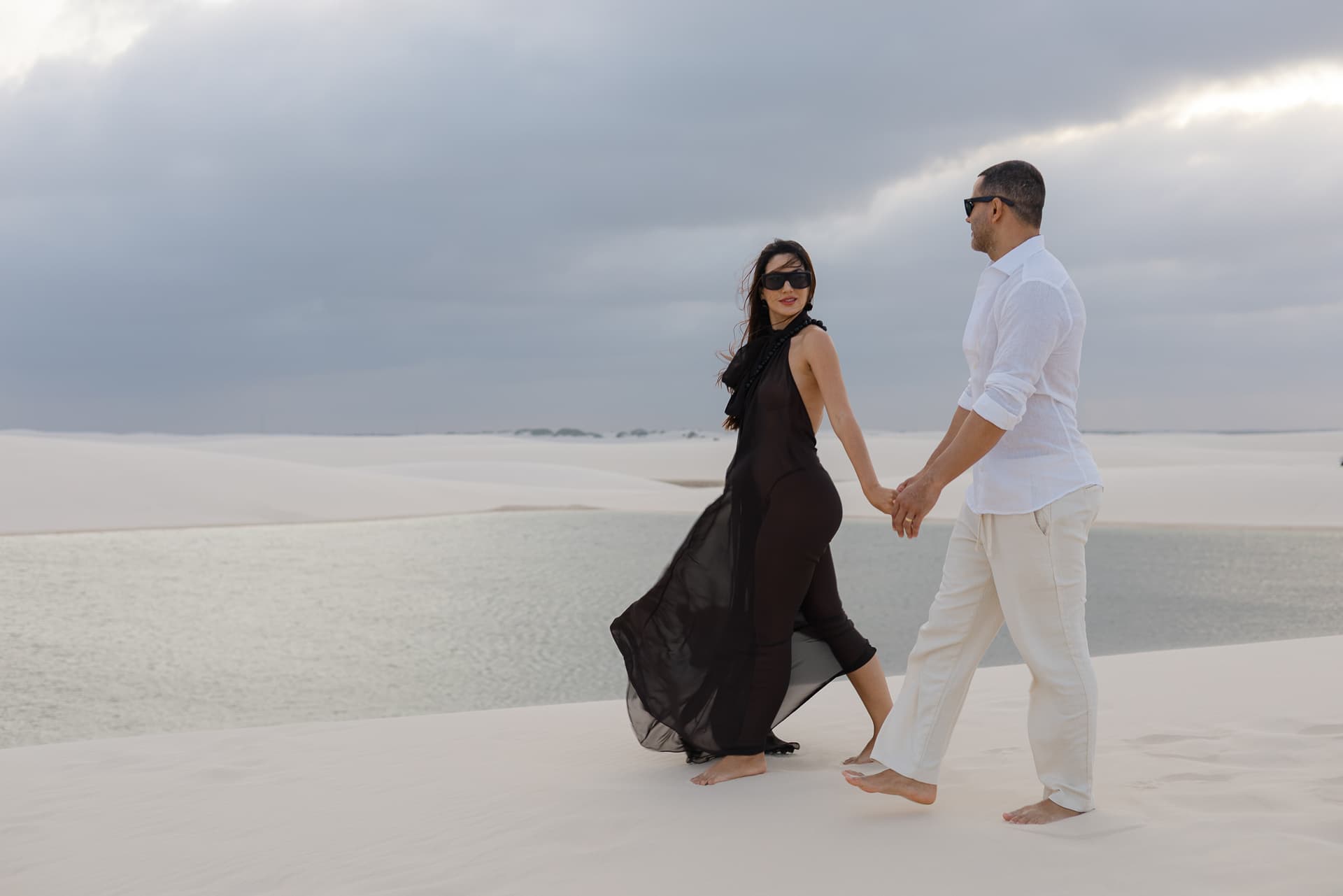 Lívia e José, close romântico do casal, Santo Amaro, Lençóis Maranhenses