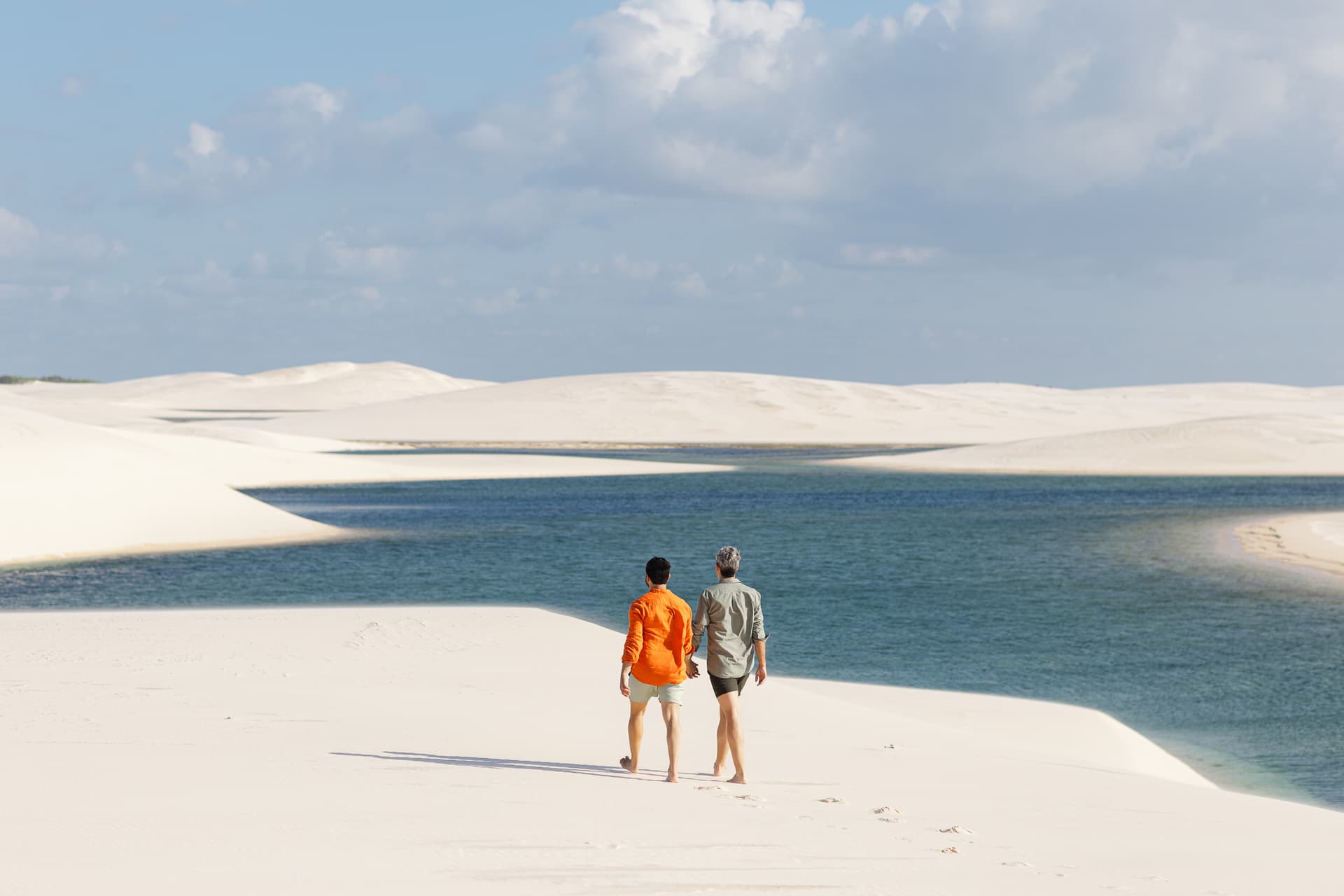 Marcos e Victor, close romântico do casal, Santo Amaro, Lençóis Maranhenses
