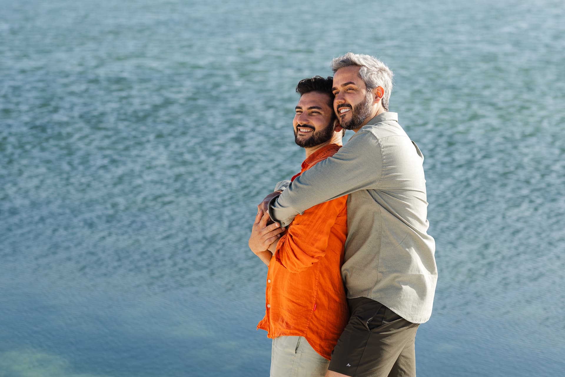 Marcos e Victor, beijo ao pôr do sol nas dunas, Santo Amaro, Lençóis Maranhenses