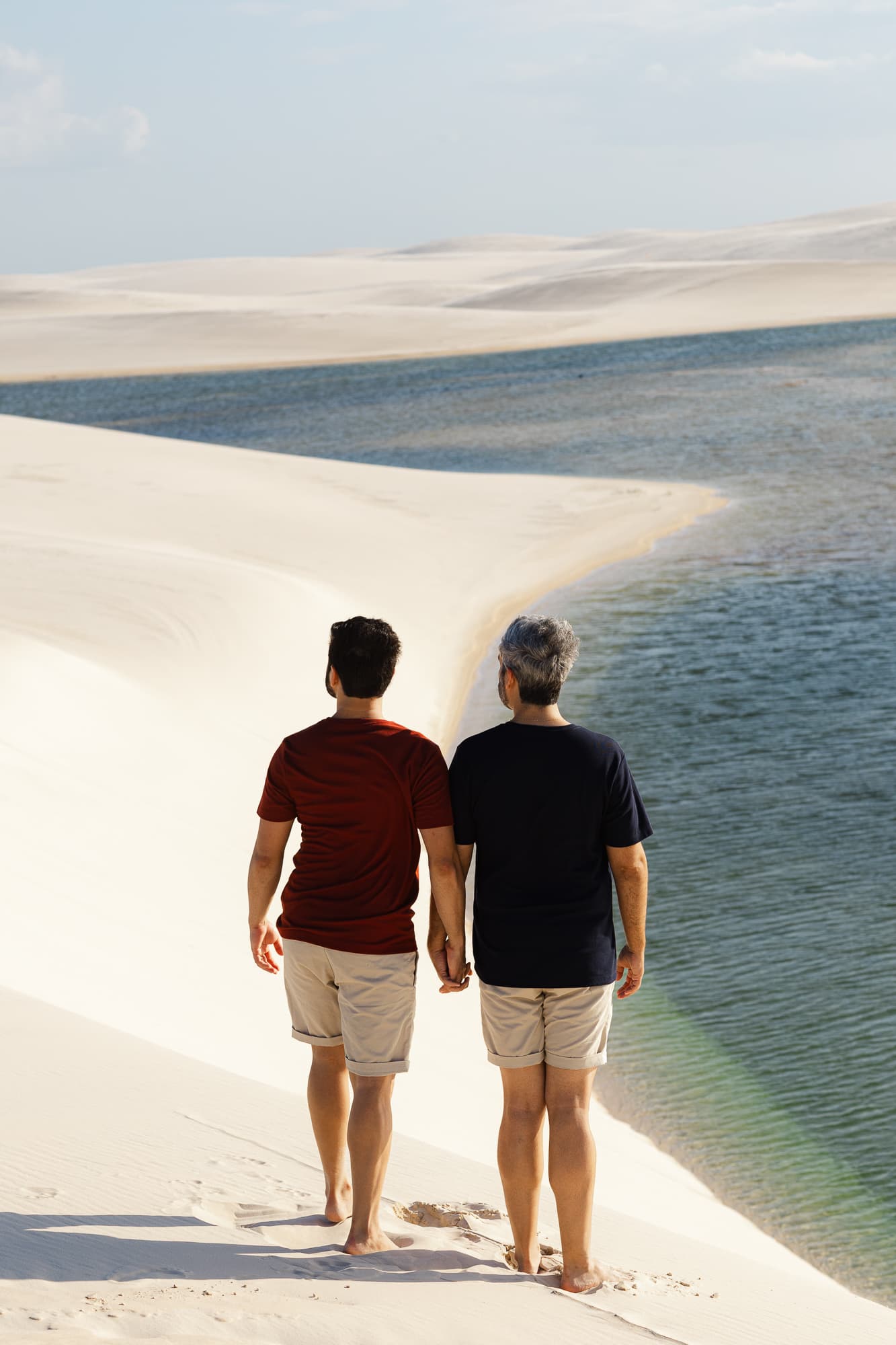 Marcos e Victor, close romântico do casal, Santo Amaro, Lençóis Maranhenses
