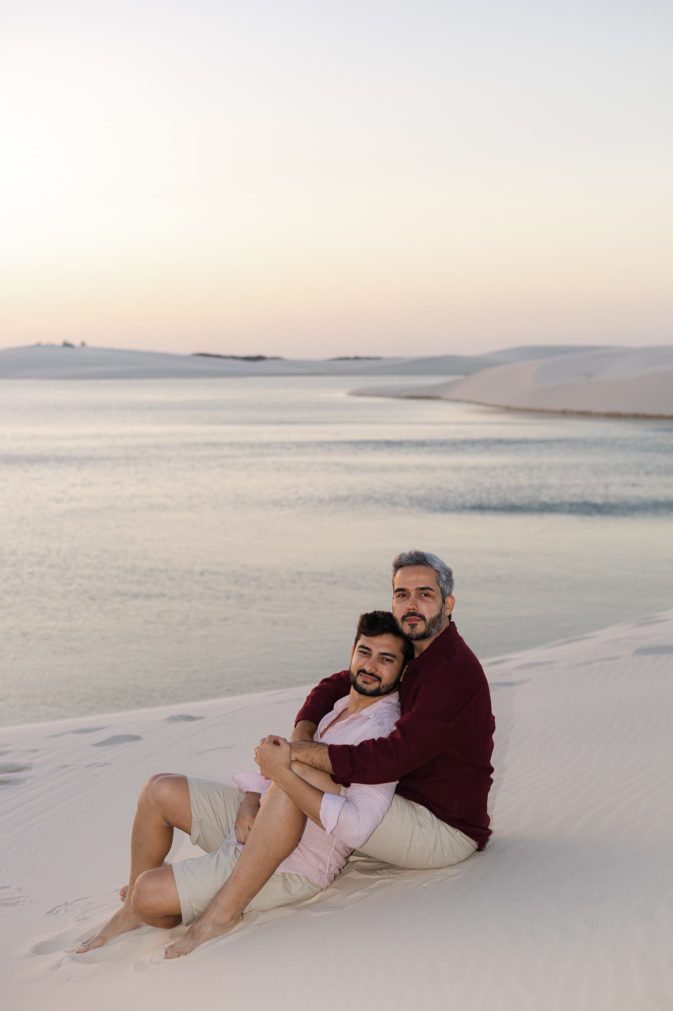 Marcos e Victor, ensaio fotográfico nas dunas brancas, Santo Amaro, Lençóis Maranhenses