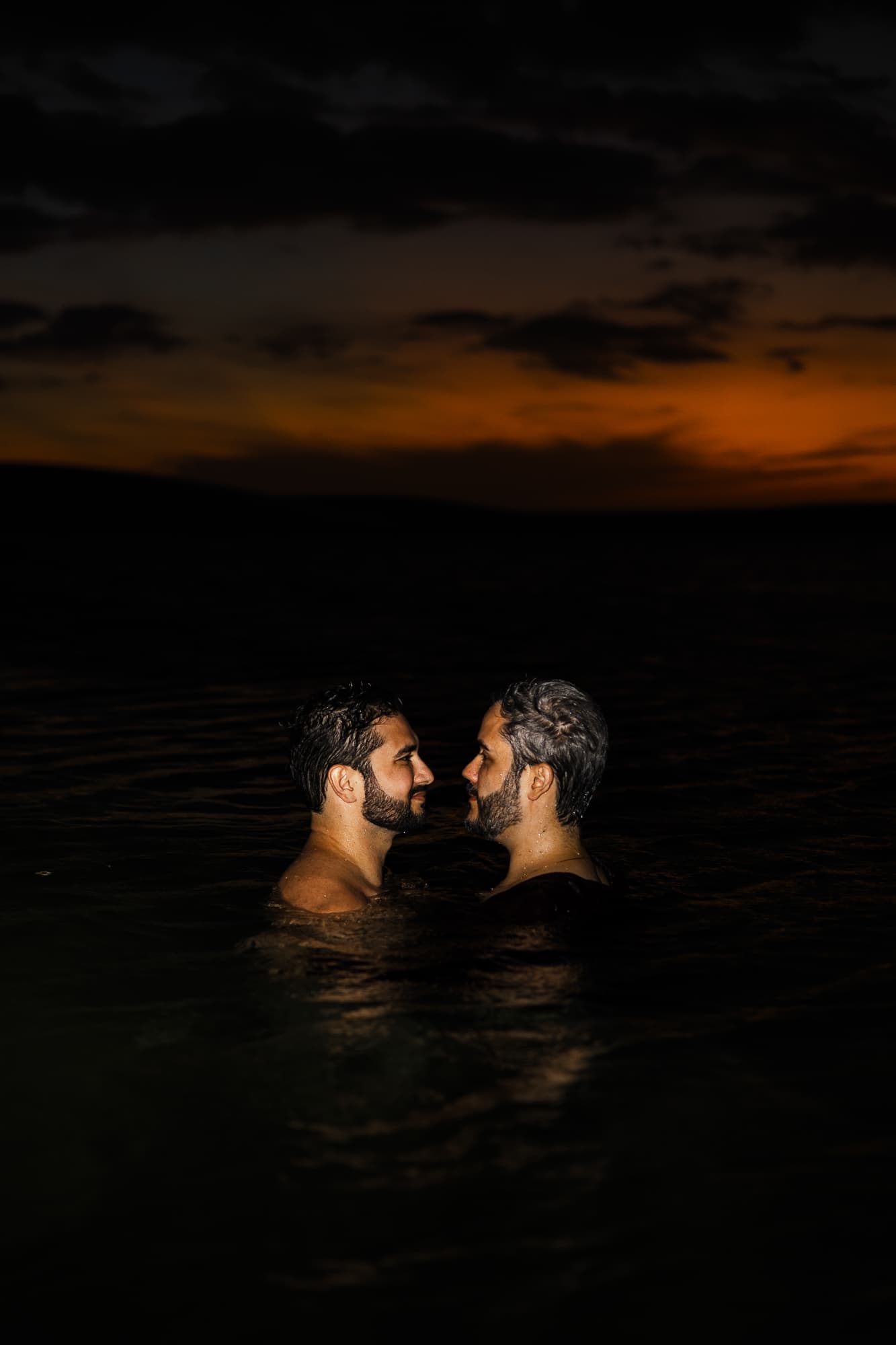Marcos e Victor, momento de cumplicidade nas dunas, Santo Amaro, Lençóis Maranhenses