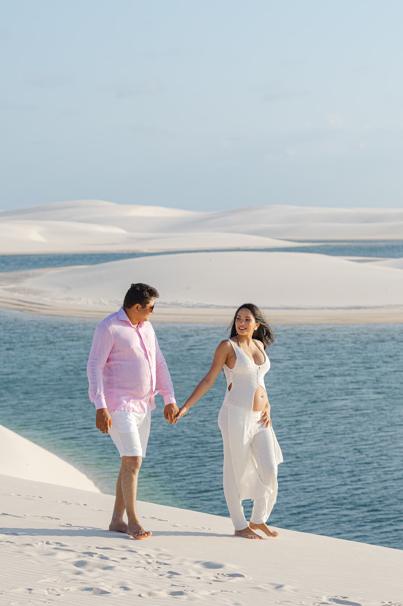 Maria Clara e José Emídio, gestante na luz dourada, Santo Amaro, Lençóis Maranhenses