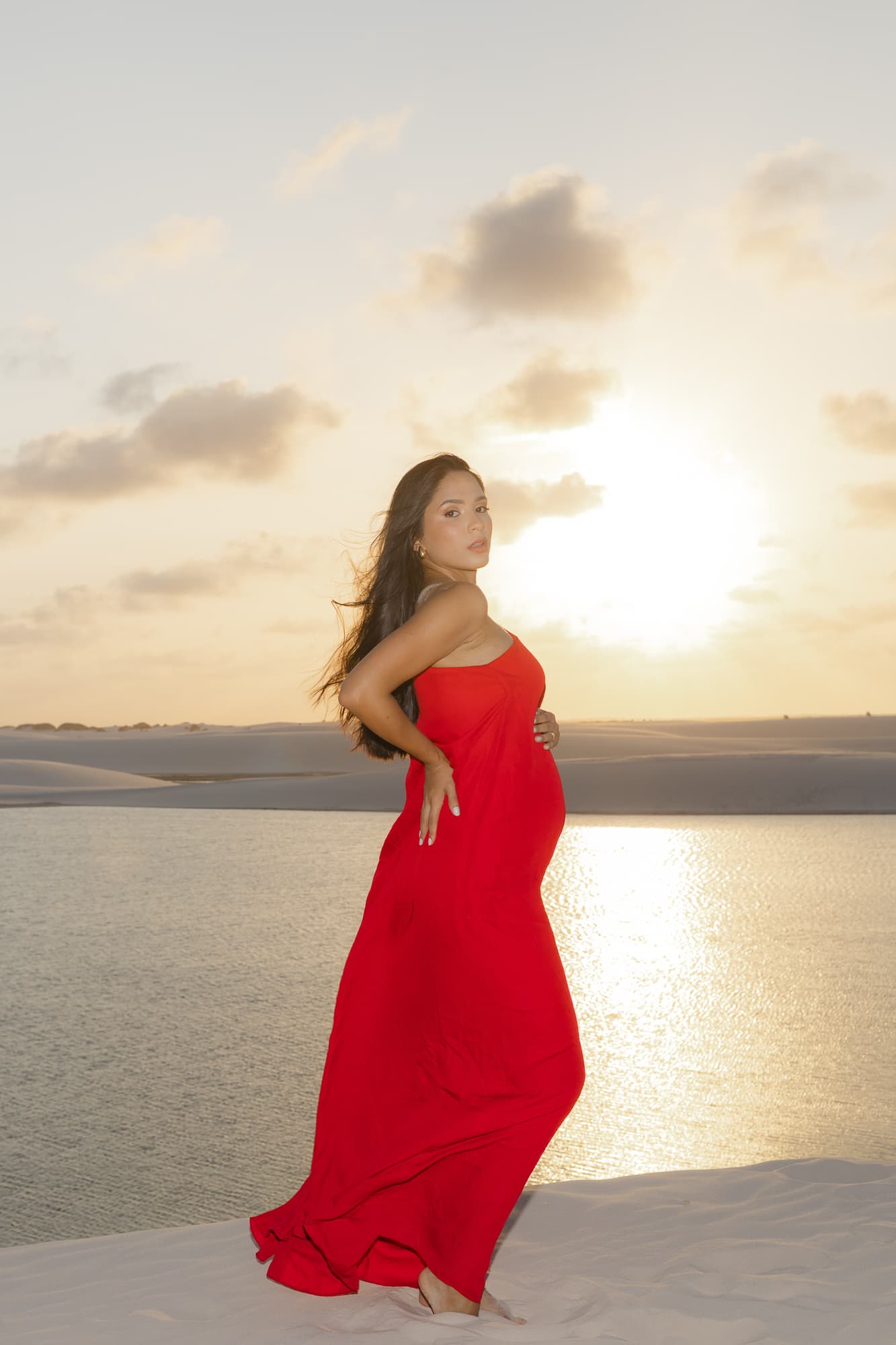Maria Clara e José Emídio, gestante na luz dourada, Santo Amaro, Lençóis Maranhenses