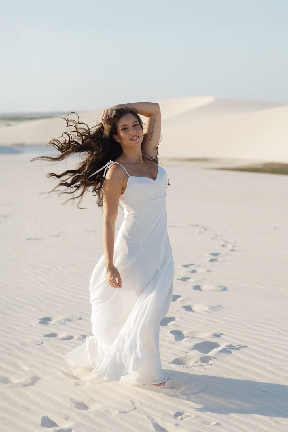 Mariana e Robson, beijo ao pôr do sol nas dunas, Santo Amaro, Lençóis Maranhenses
