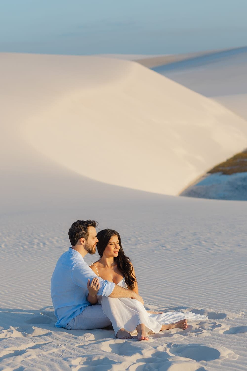 Mariana e Robson, silhueta ao entardecer, Santo Amaro, Lençóis Maranhenses