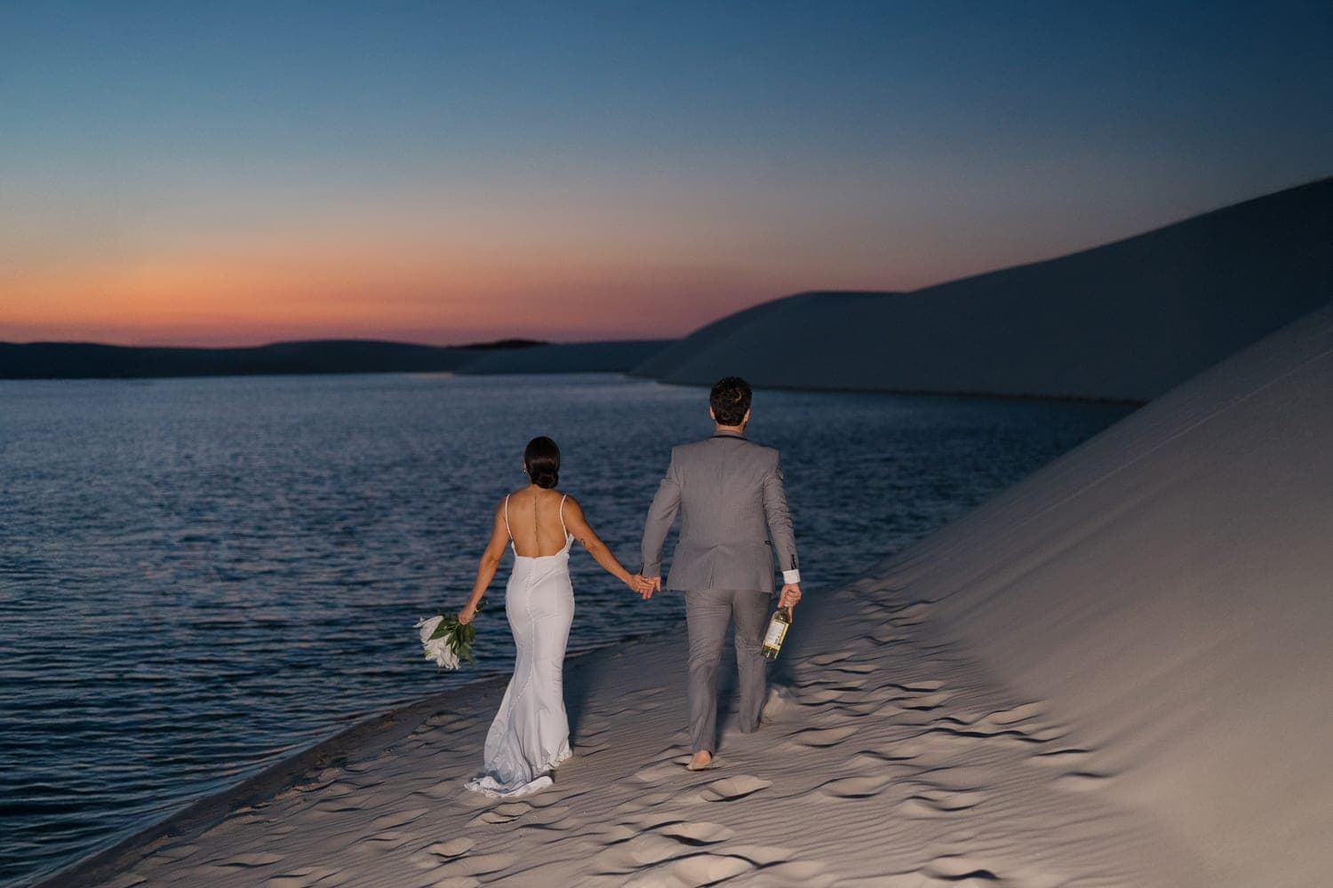Mariana e Robson, beijo ao pôr do sol nas dunas, Santo Amaro, Lençóis Maranhenses