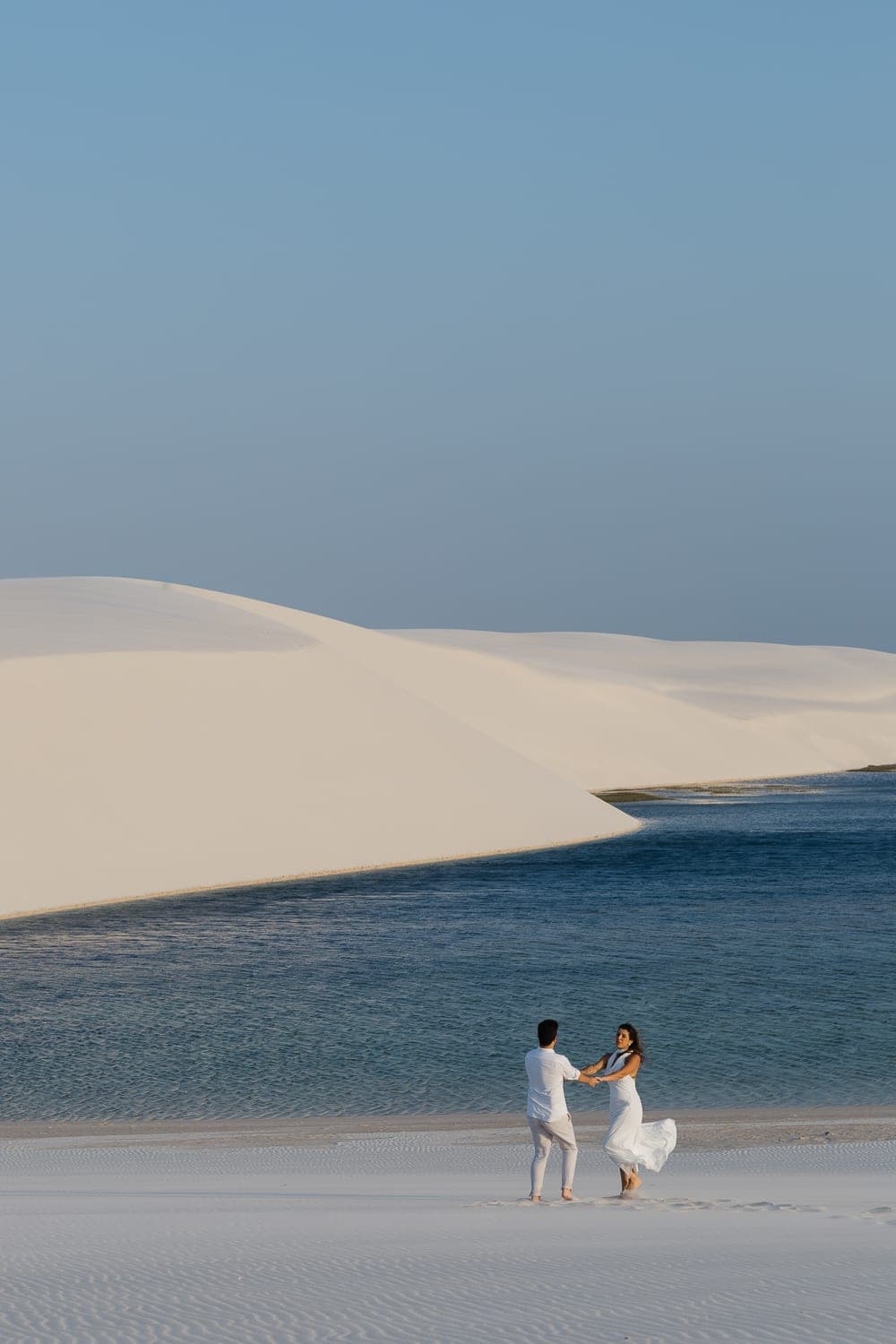 Marina e Luís Augusto, momento espontâneo do casal, Barreirinhas, Lençóis Maranhenses