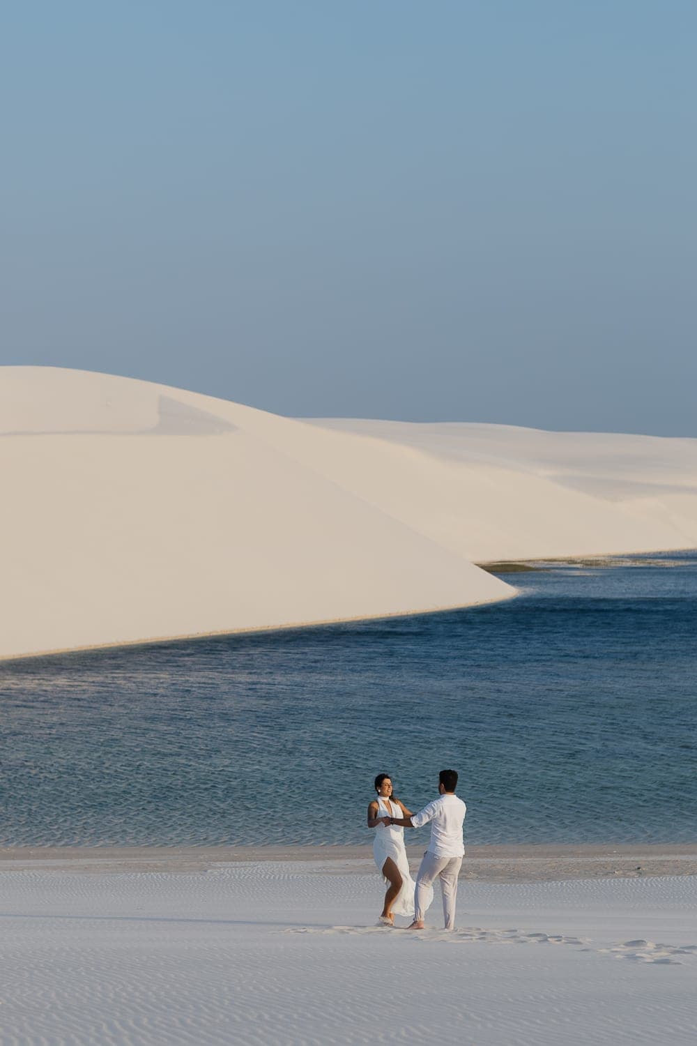 Marina e Luís Augusto, retrato ao ar livre nos Lençóis, Barreirinhas, Lençóis Maranhenses