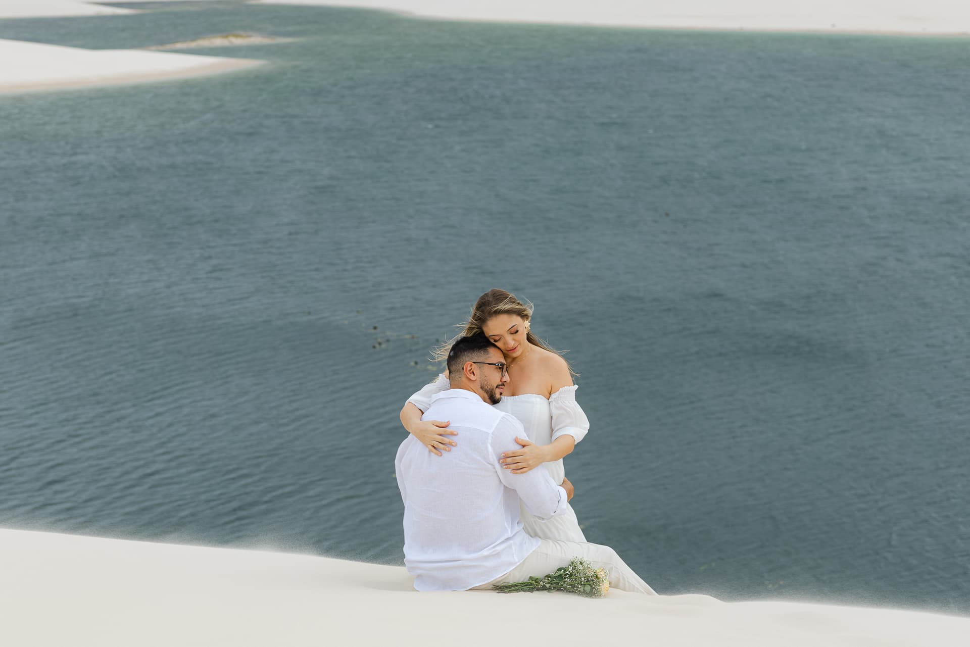 Thays e Jorge, silhueta ao entardecer, Santo Amaro, Lençóis Maranhenses
